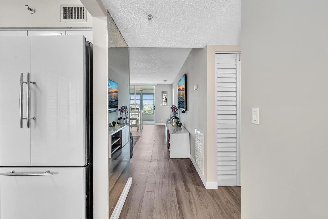 VILLAGES OF ORIOLE BONAIRE - Residential