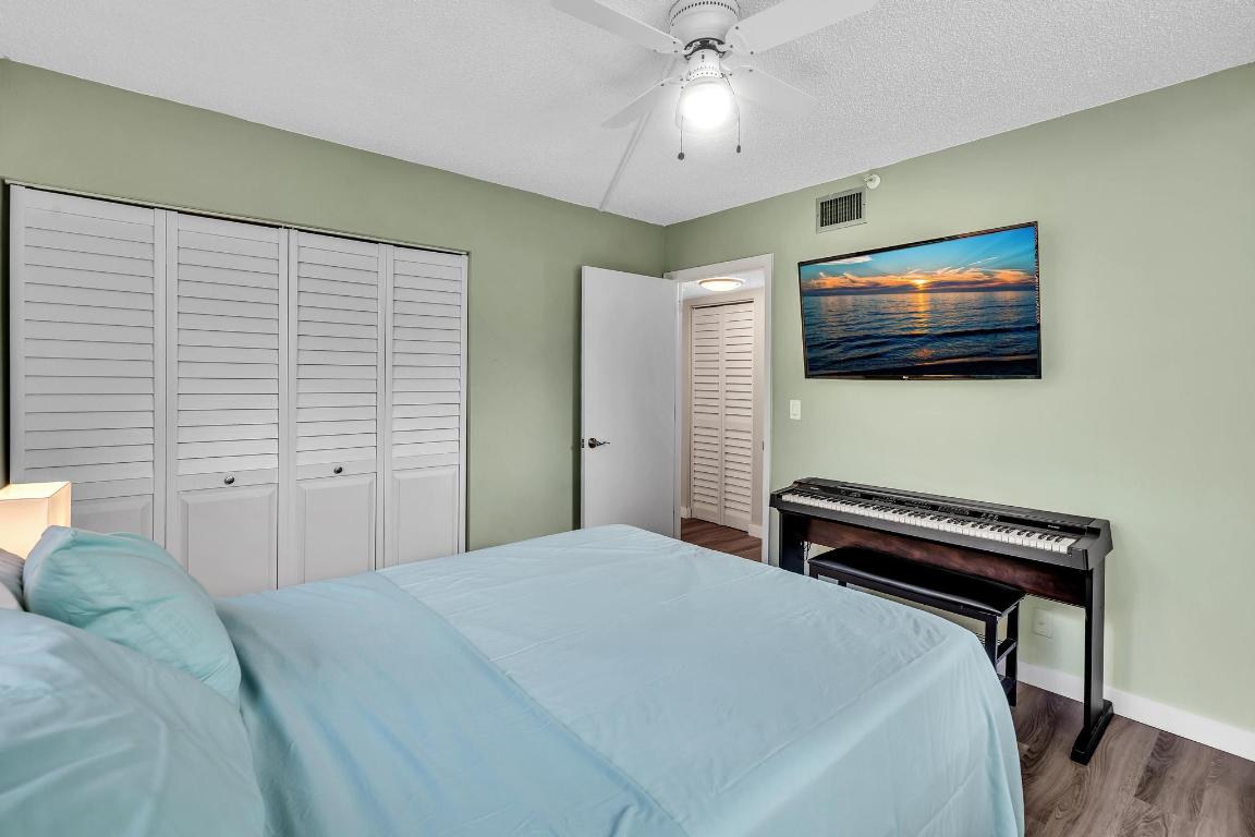 VILLAGES OF ORIOLE BONAIRE - Residential