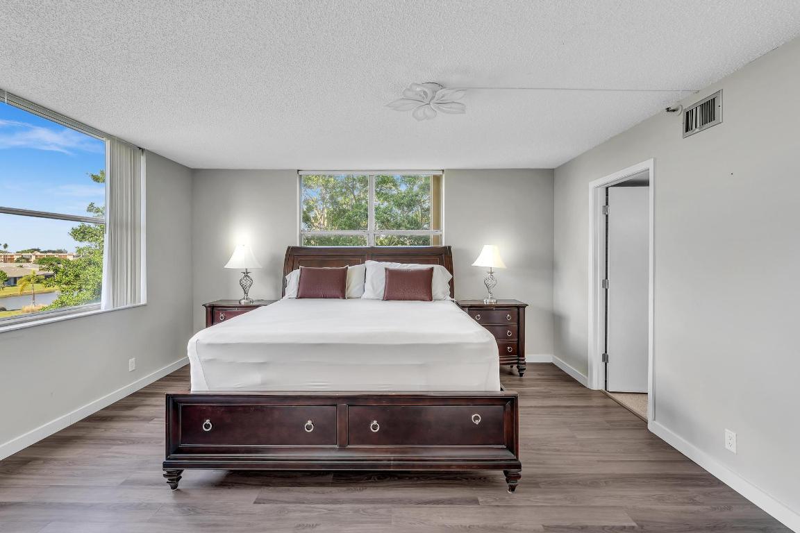 VILLAGES OF ORIOLE BONAIRE - Residential