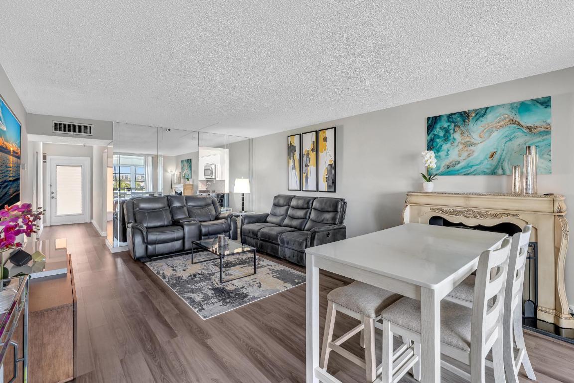 VILLAGES OF ORIOLE BONAIRE - Residential