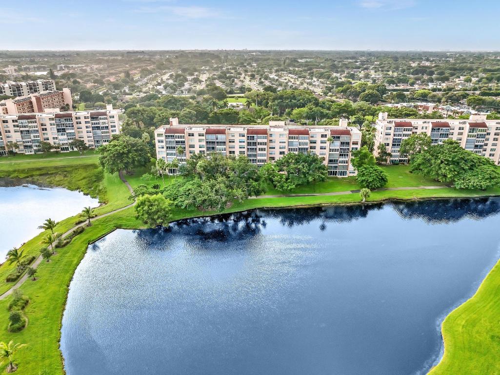 VILLAGES OF ORIOLE BONAIRE - Residential