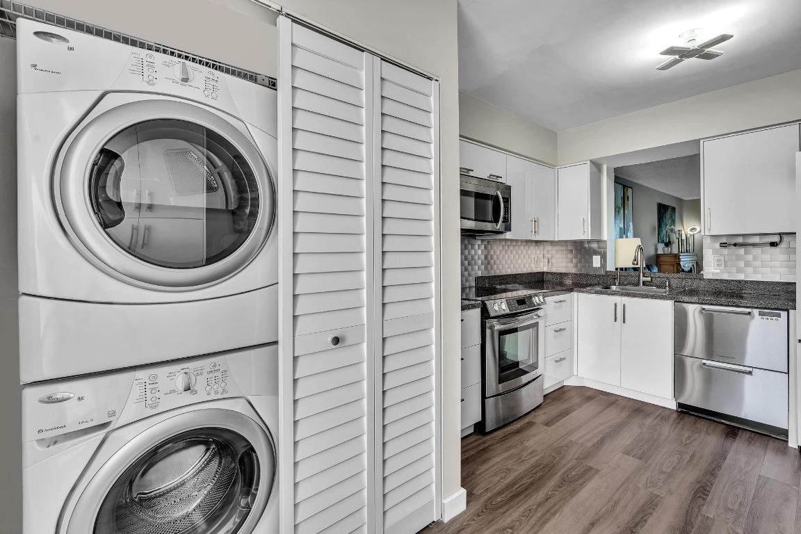 VILLAGES OF ORIOLE BONAIRE - Residential