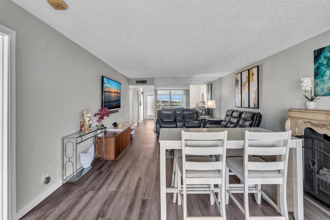 VILLAGES OF ORIOLE BONAIRE - Residential