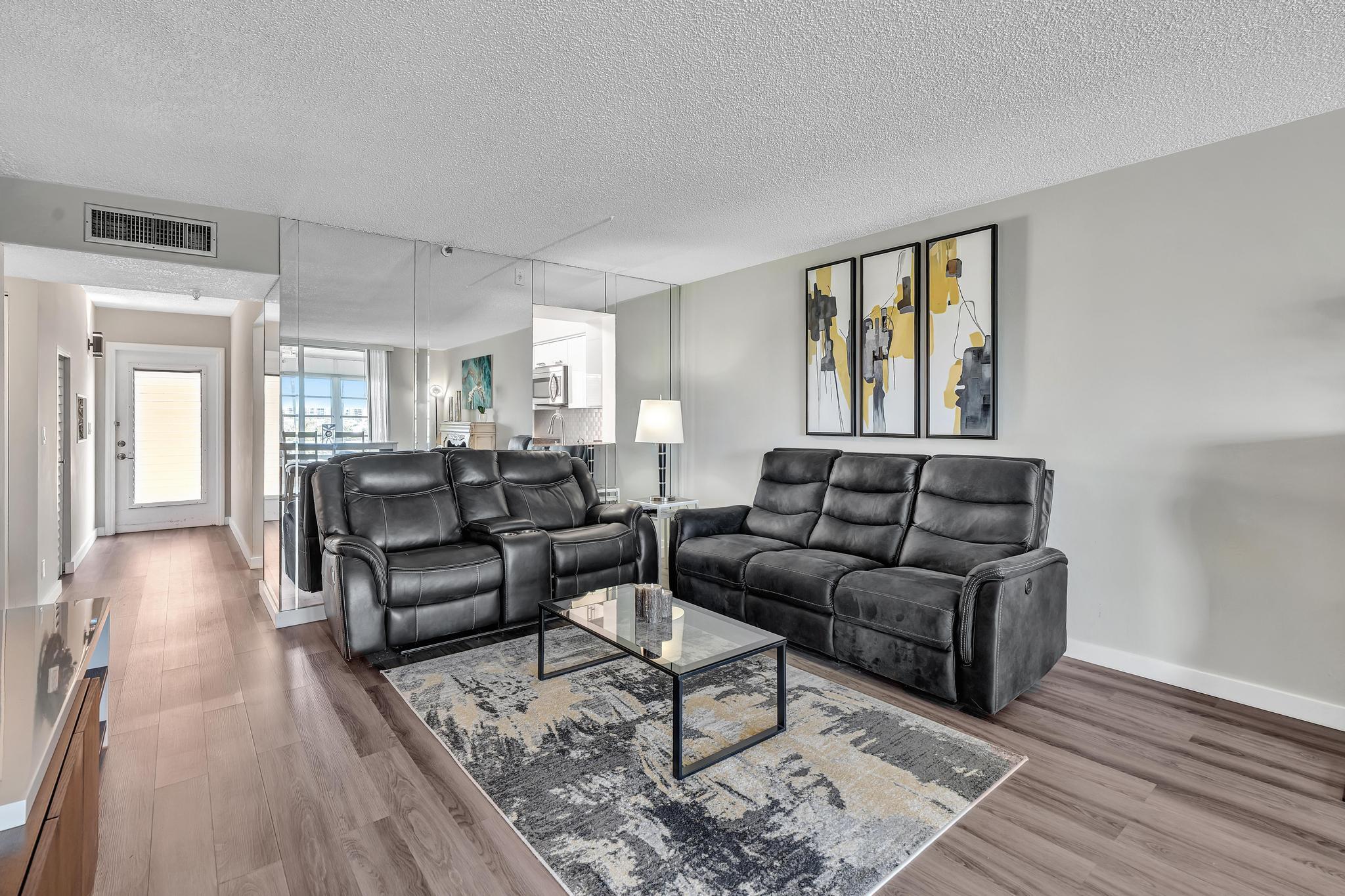 VILLAGES OF ORIOLE BONAIRE - Residential