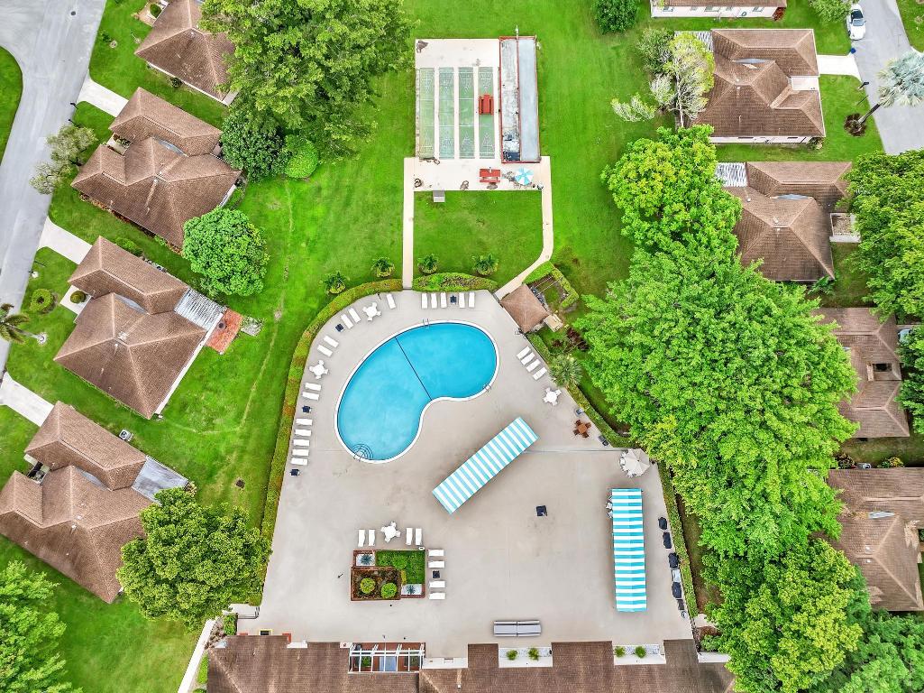 VILLAGES OF ORIOLE BONAIRE - Residential