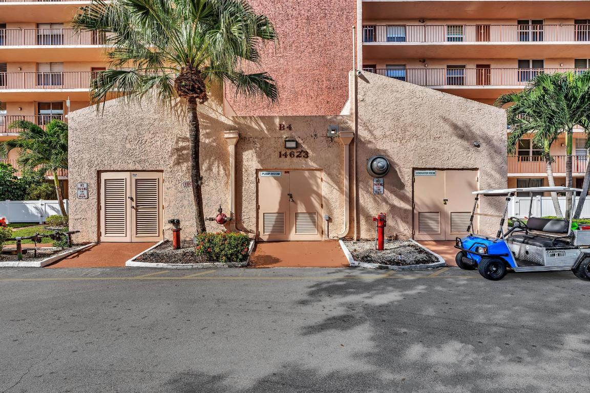 VILLAGES OF ORIOLE BONAIRE - Residential