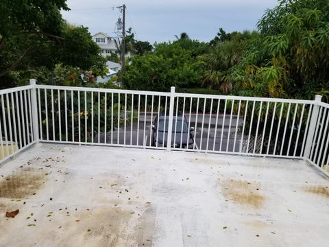 A home in Hutchinson Island