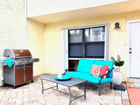 A home in Hutchinson Island