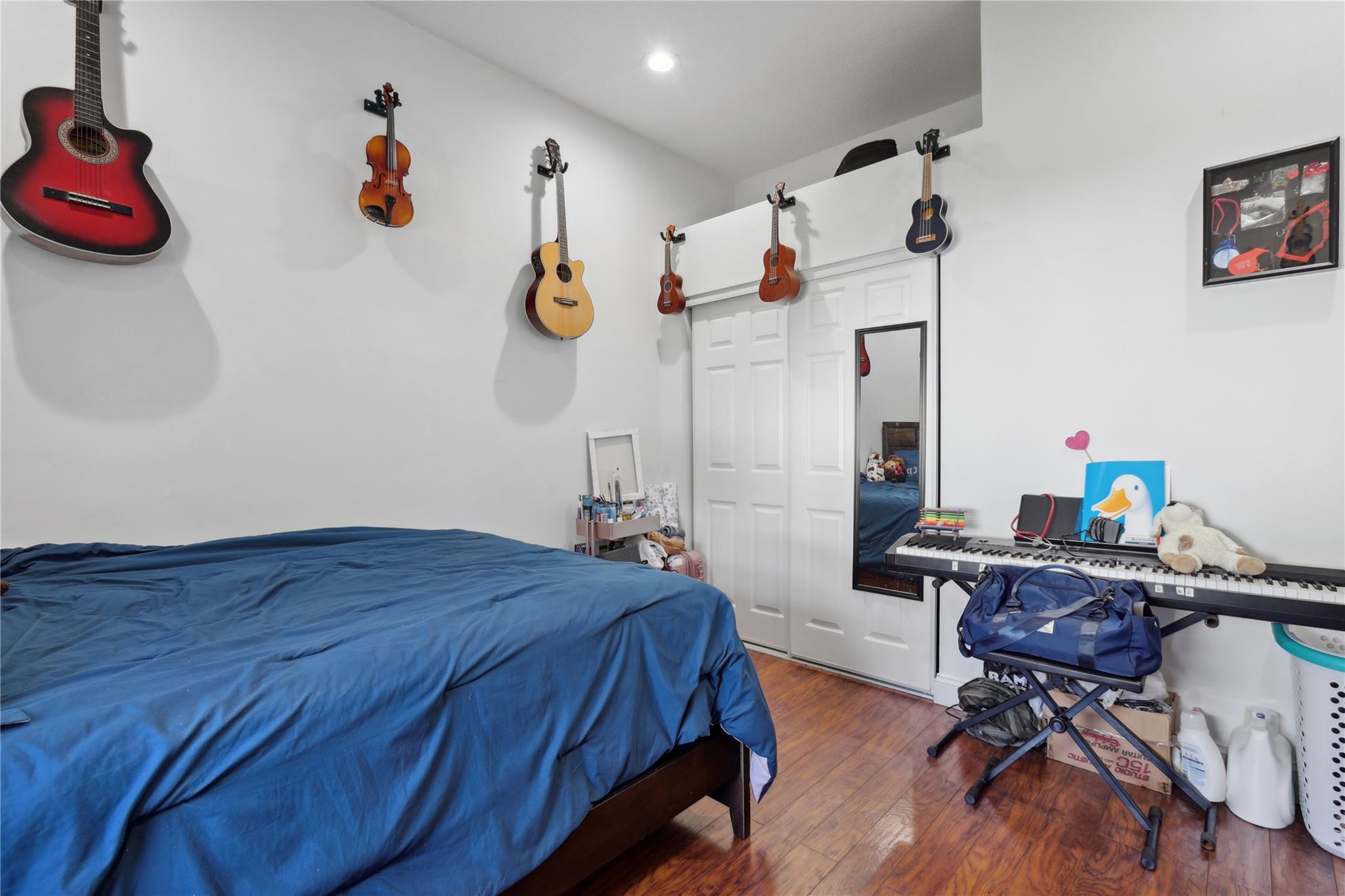 Kensington 146-39 B - Residential