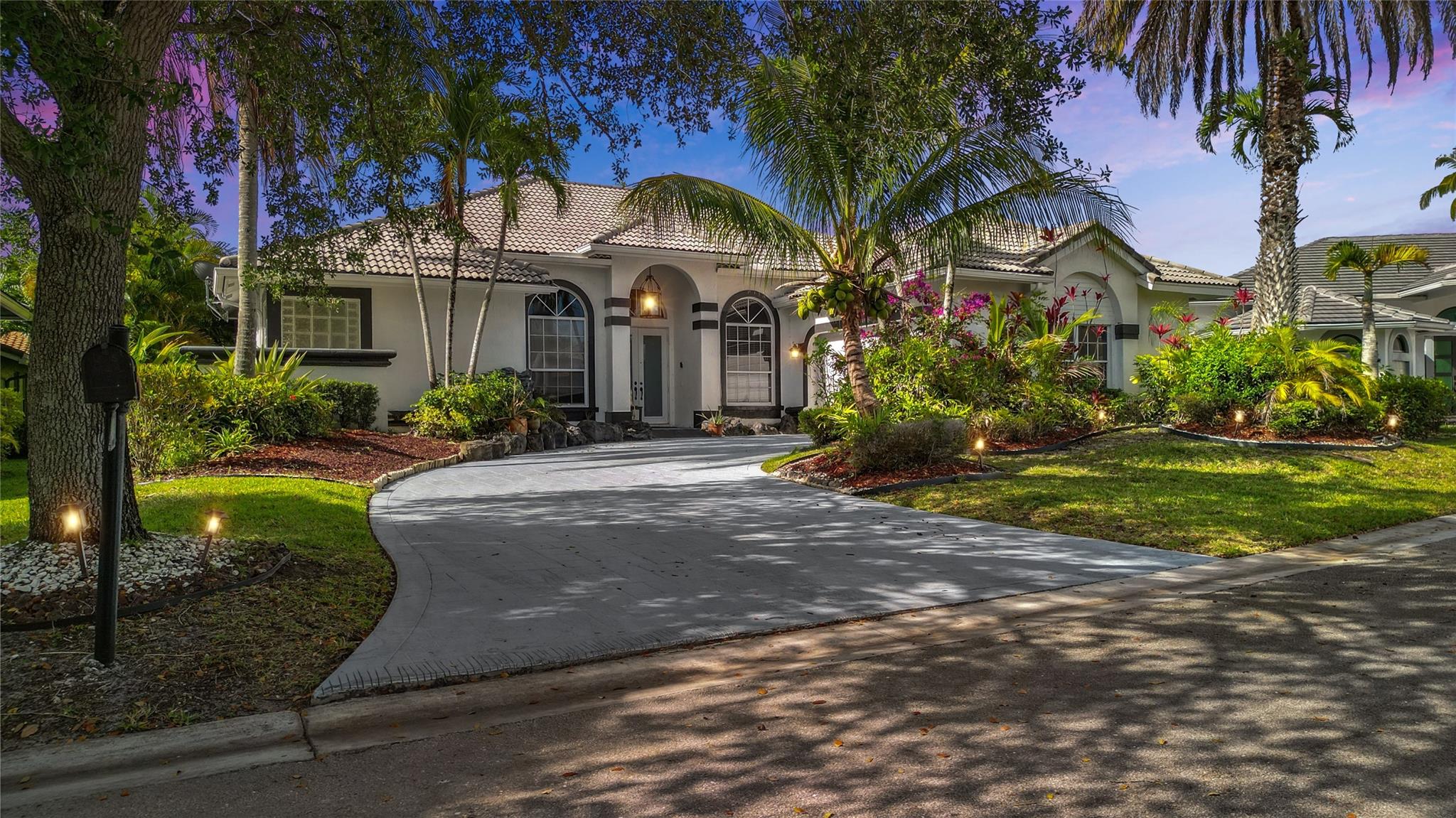 Kensington 146-39 B - Residential