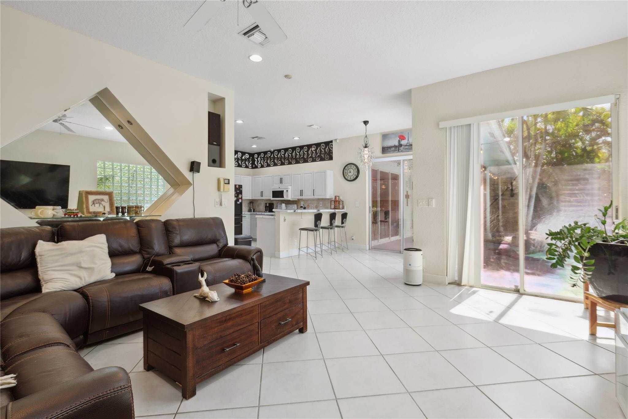 Kensington 146-39 B - Residential