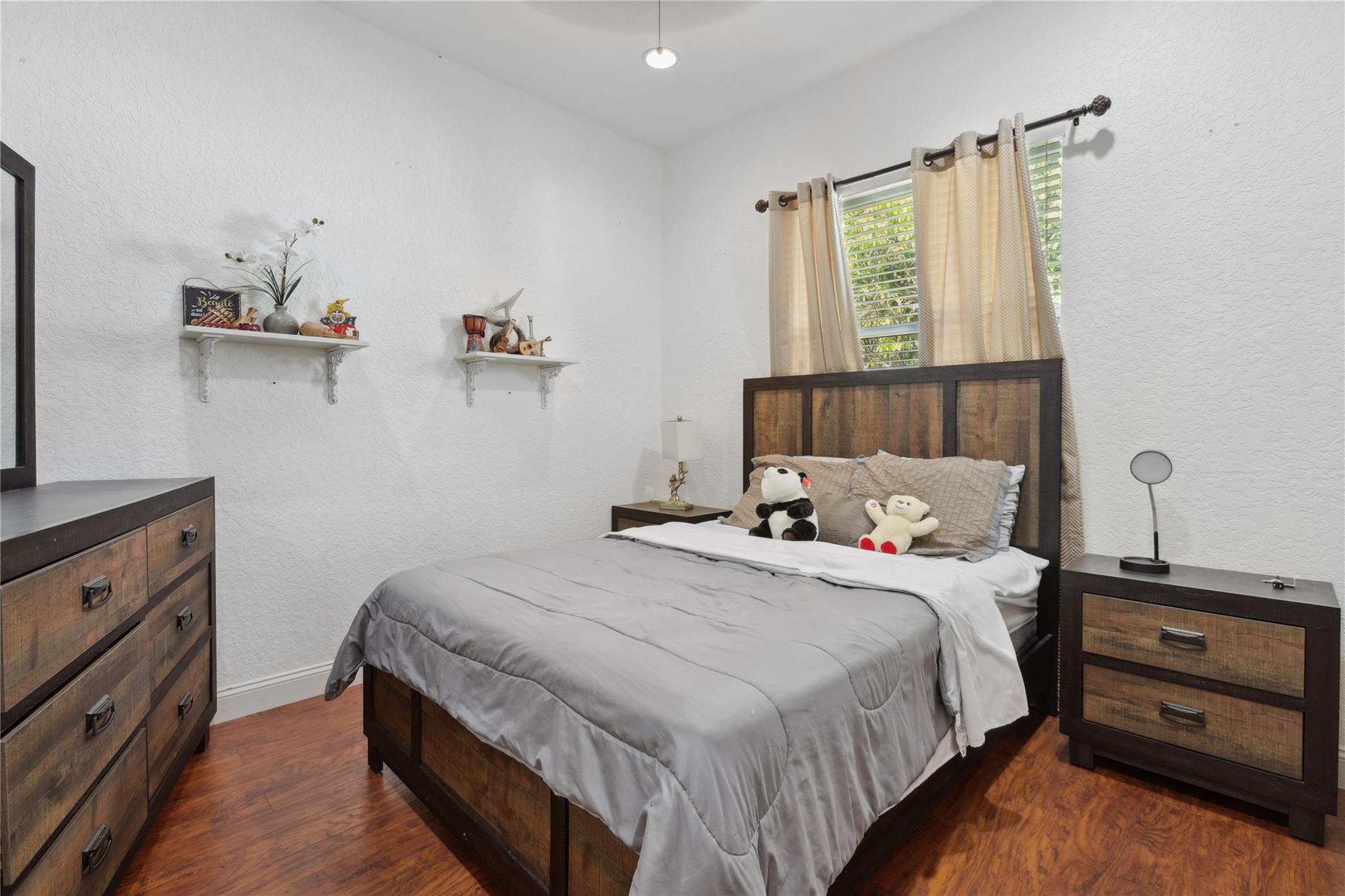 Kensington 146-39 B - Residential