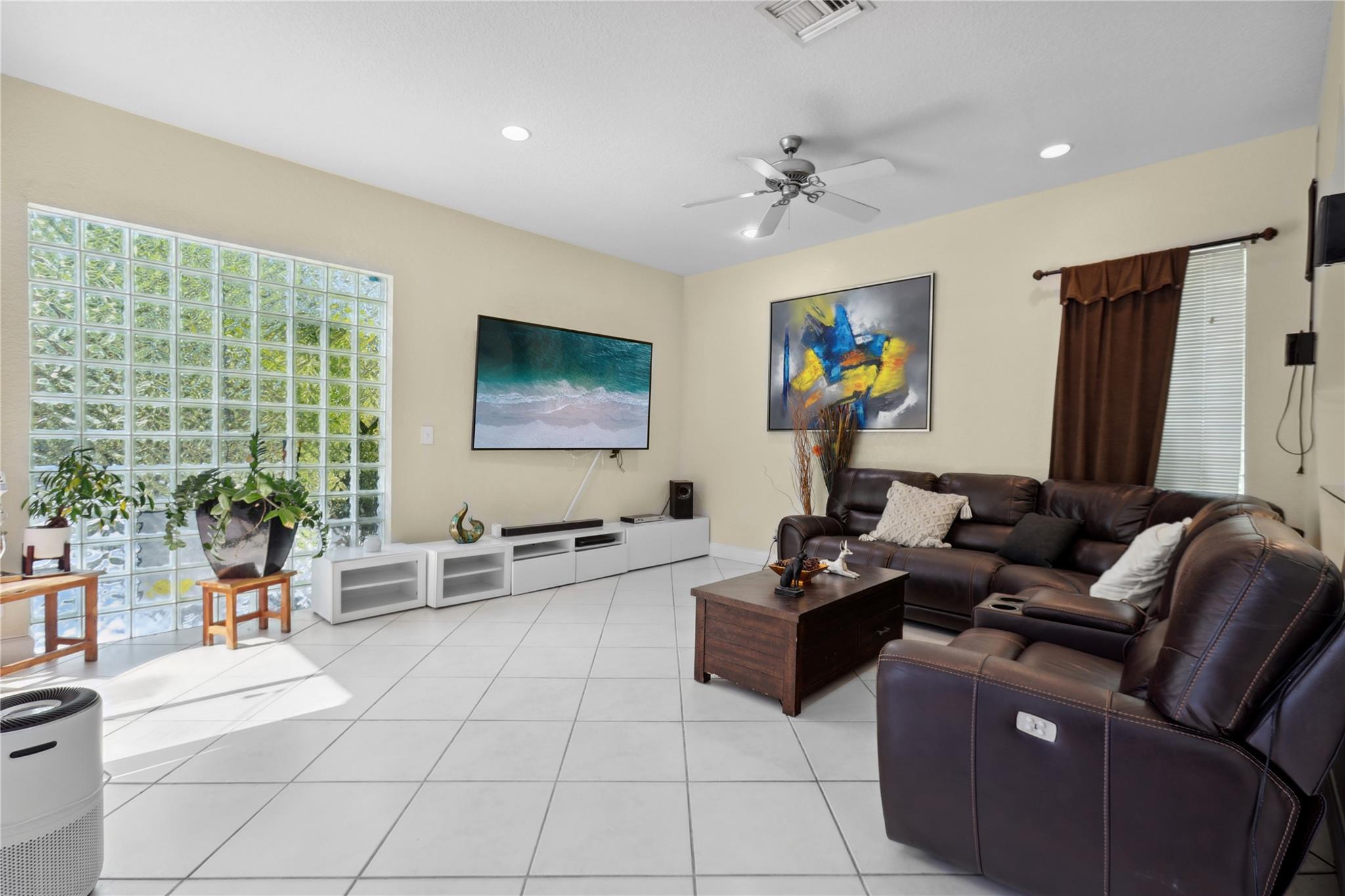 Kensington 146-39 B - Residential