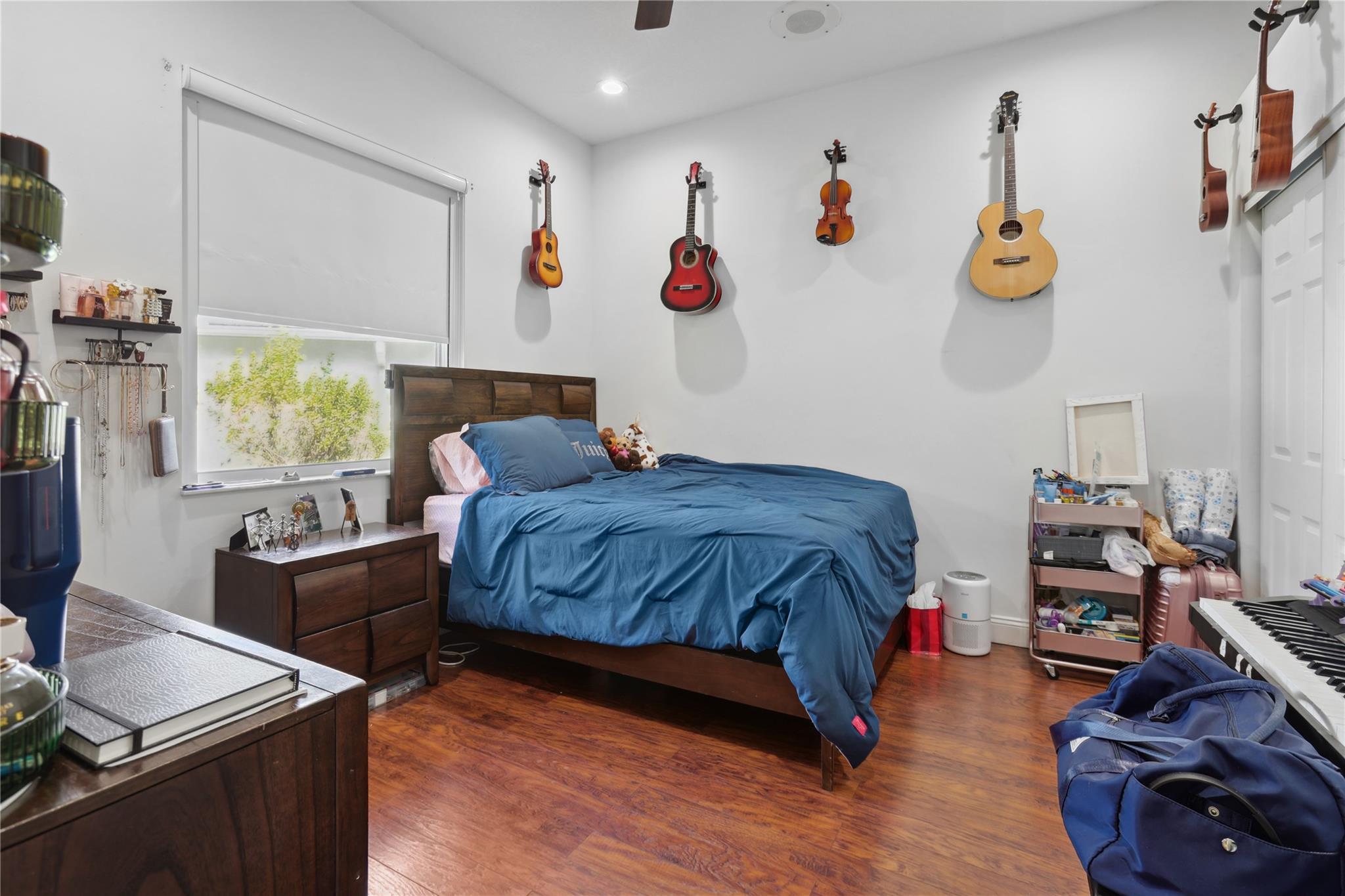 Kensington 146-39 B - Residential