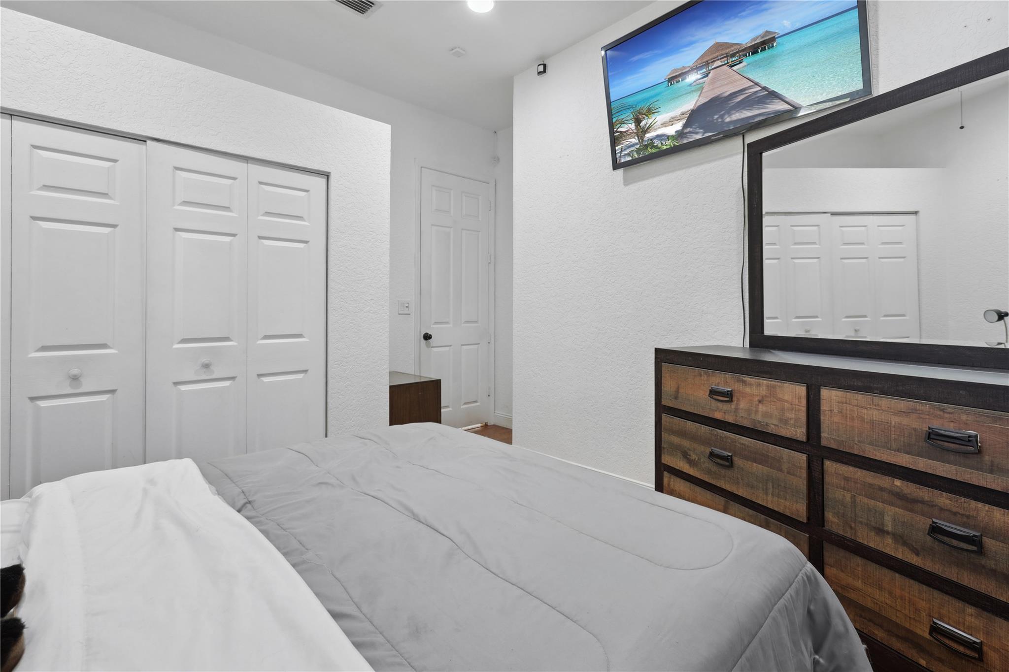 Kensington 146-39 B - Residential