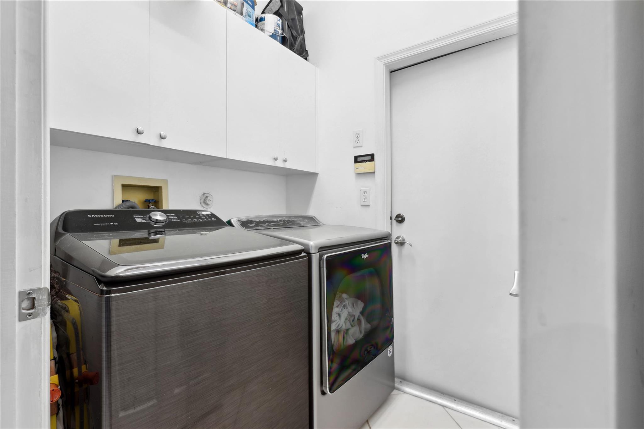 Kensington 146-39 B - Residential