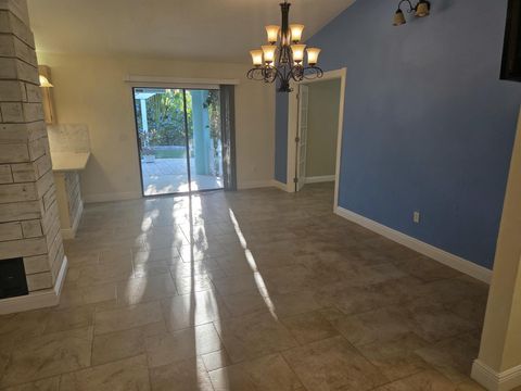 142 Queens Lane Royal Palm Beach FL 33411