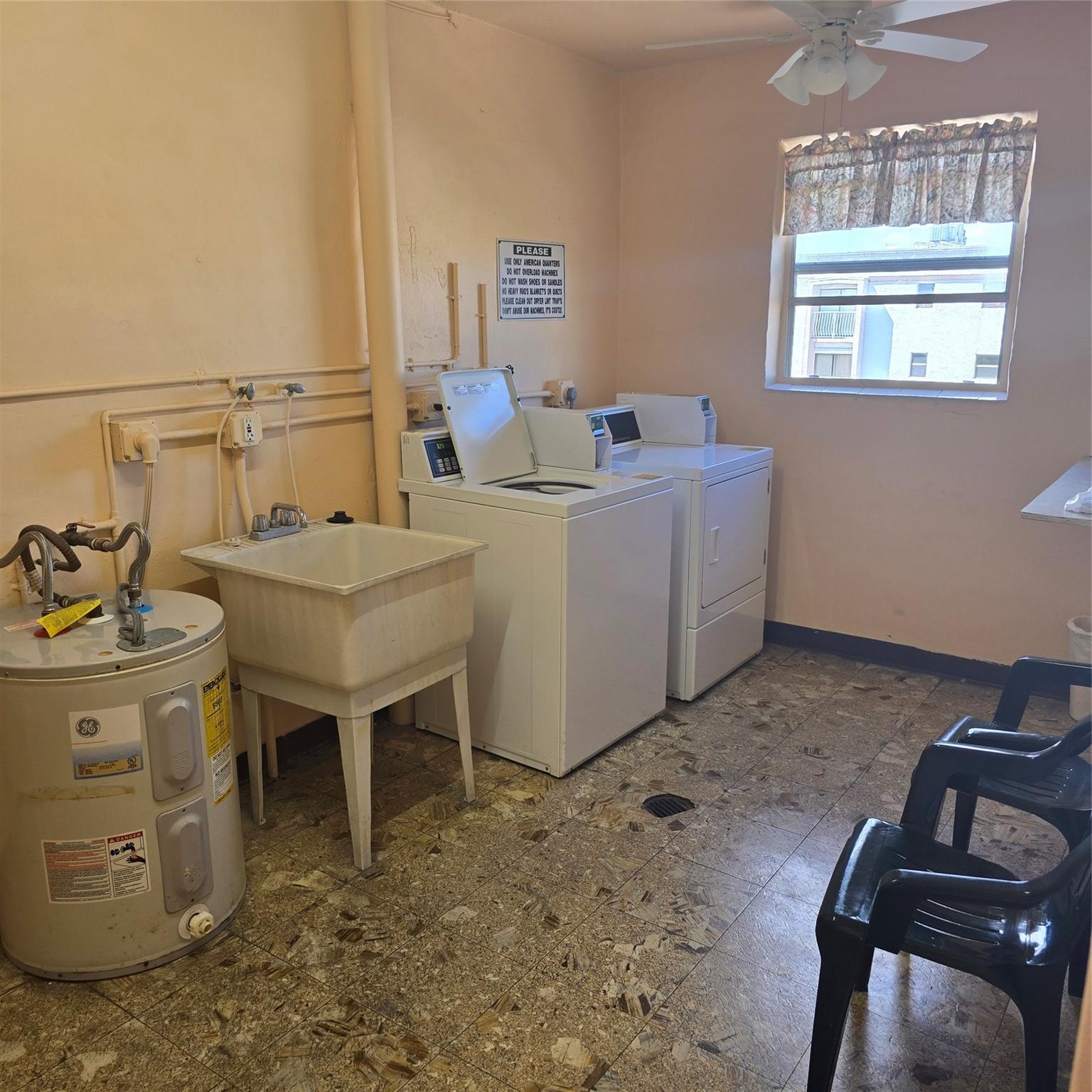 DANIANS SOUTH CONDO - Residential Lease