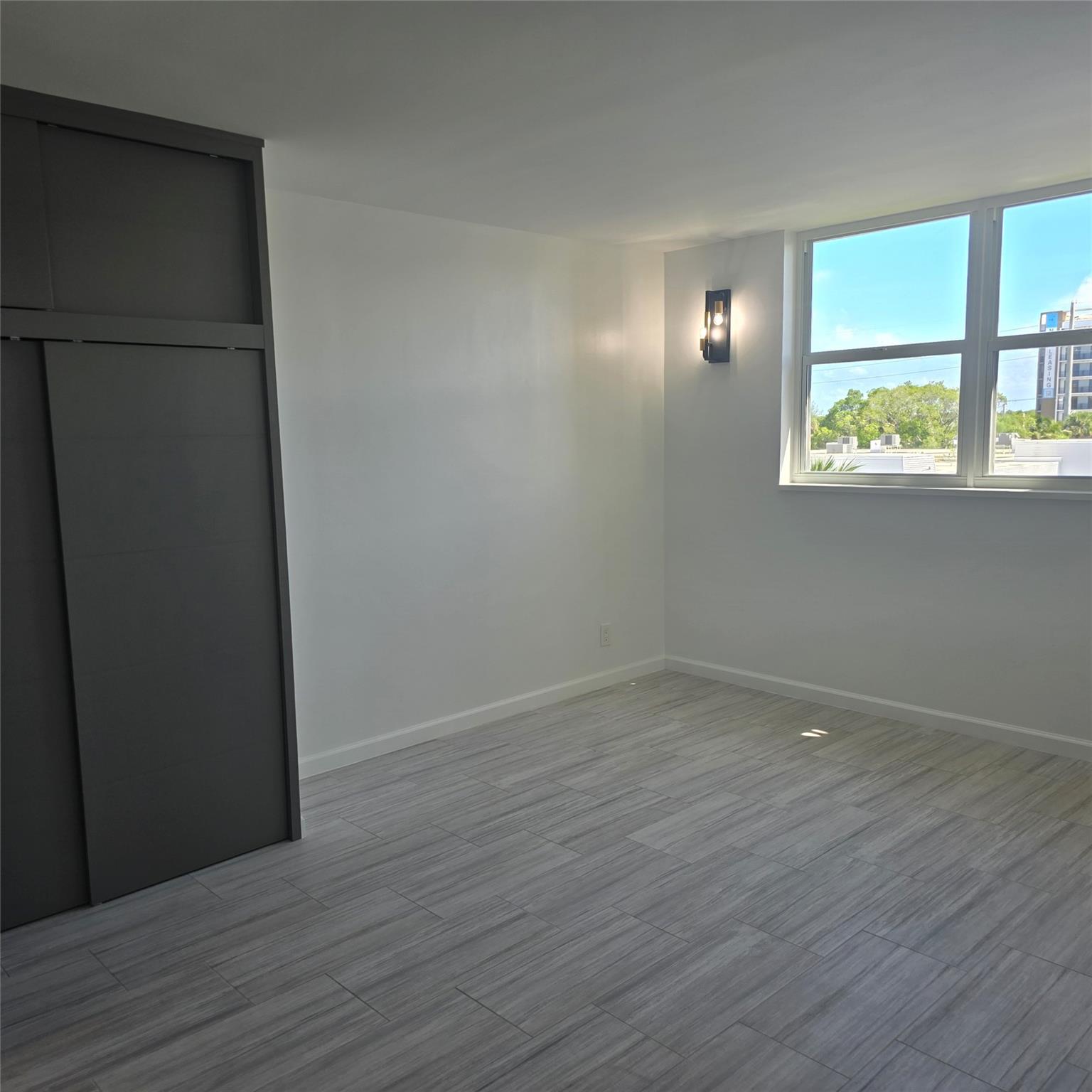 DANIANS SOUTH CONDO - Residential Lease