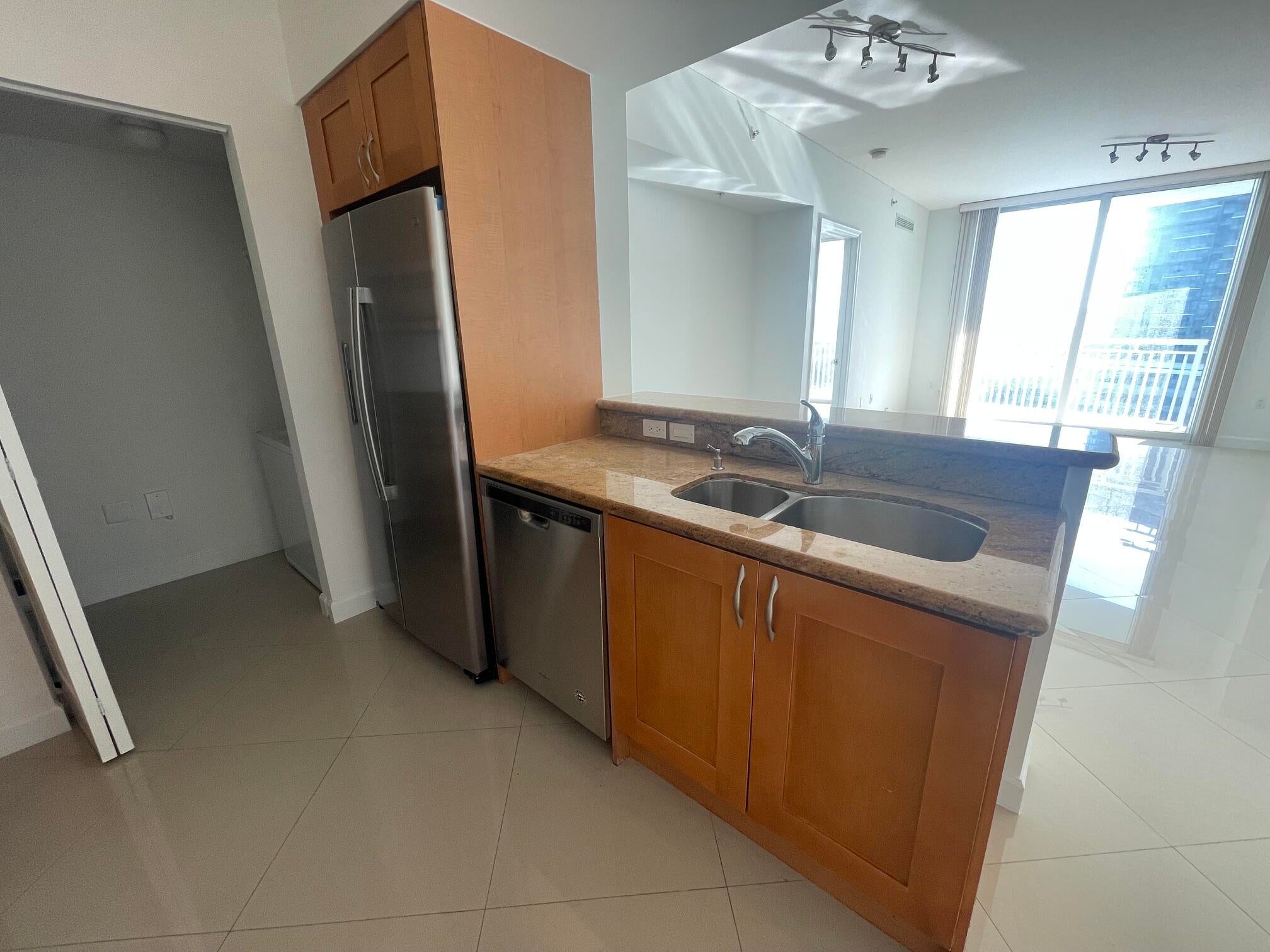 1755 E HALLANDALE BEACH Boulevard 1005E