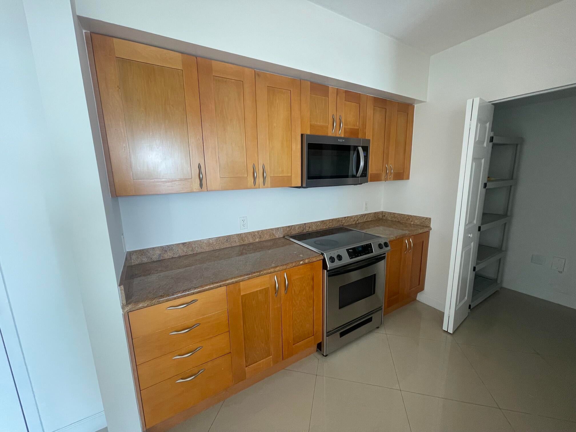 1755 E HALLANDALE BEACH Boulevard 1005E