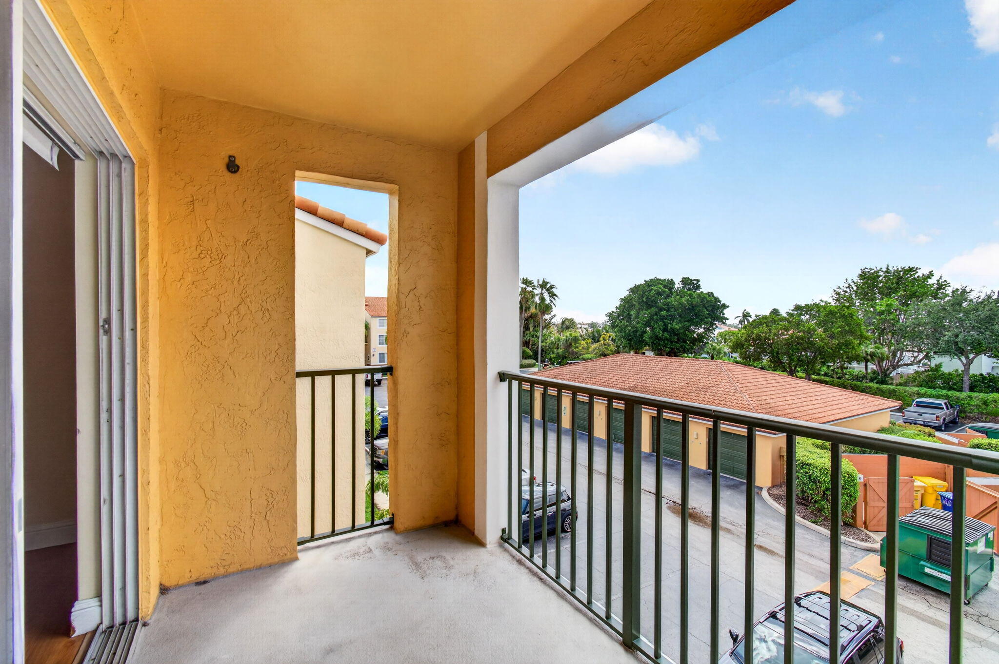 Yacht Club - Residential Lease