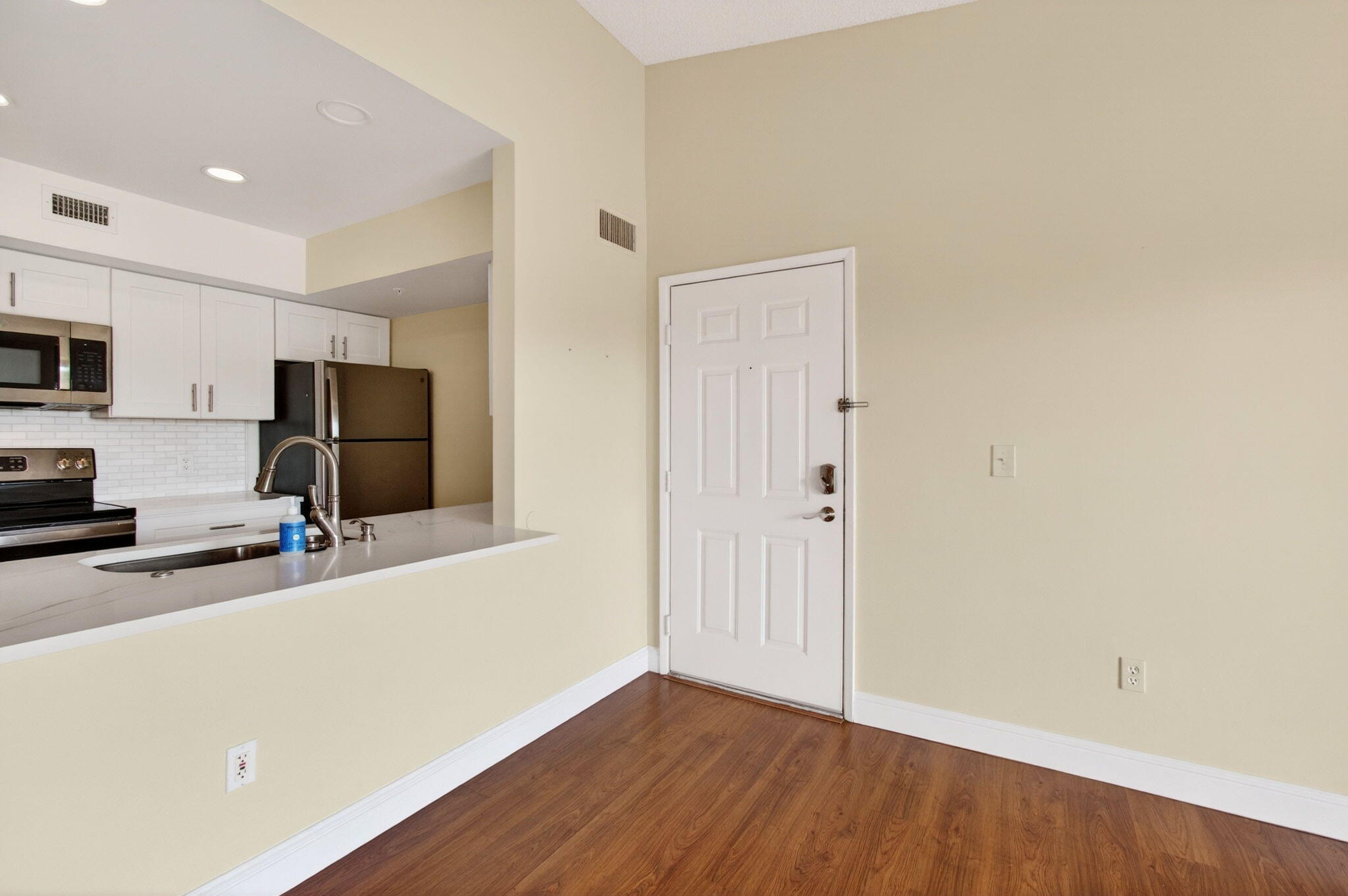 Yacht Club - Residential Lease