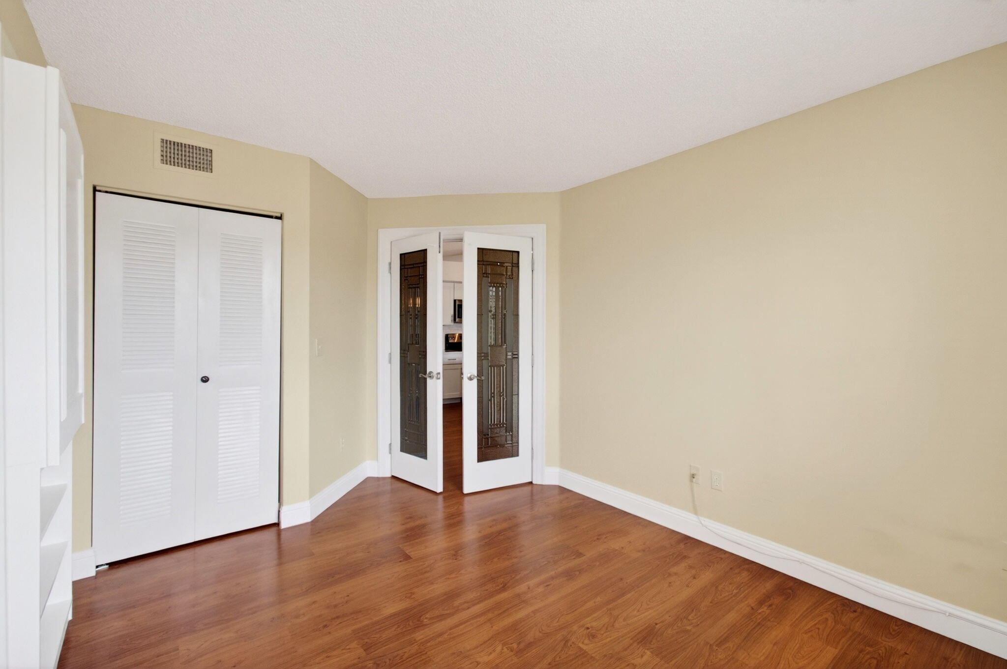 Yacht Club - Residential Lease