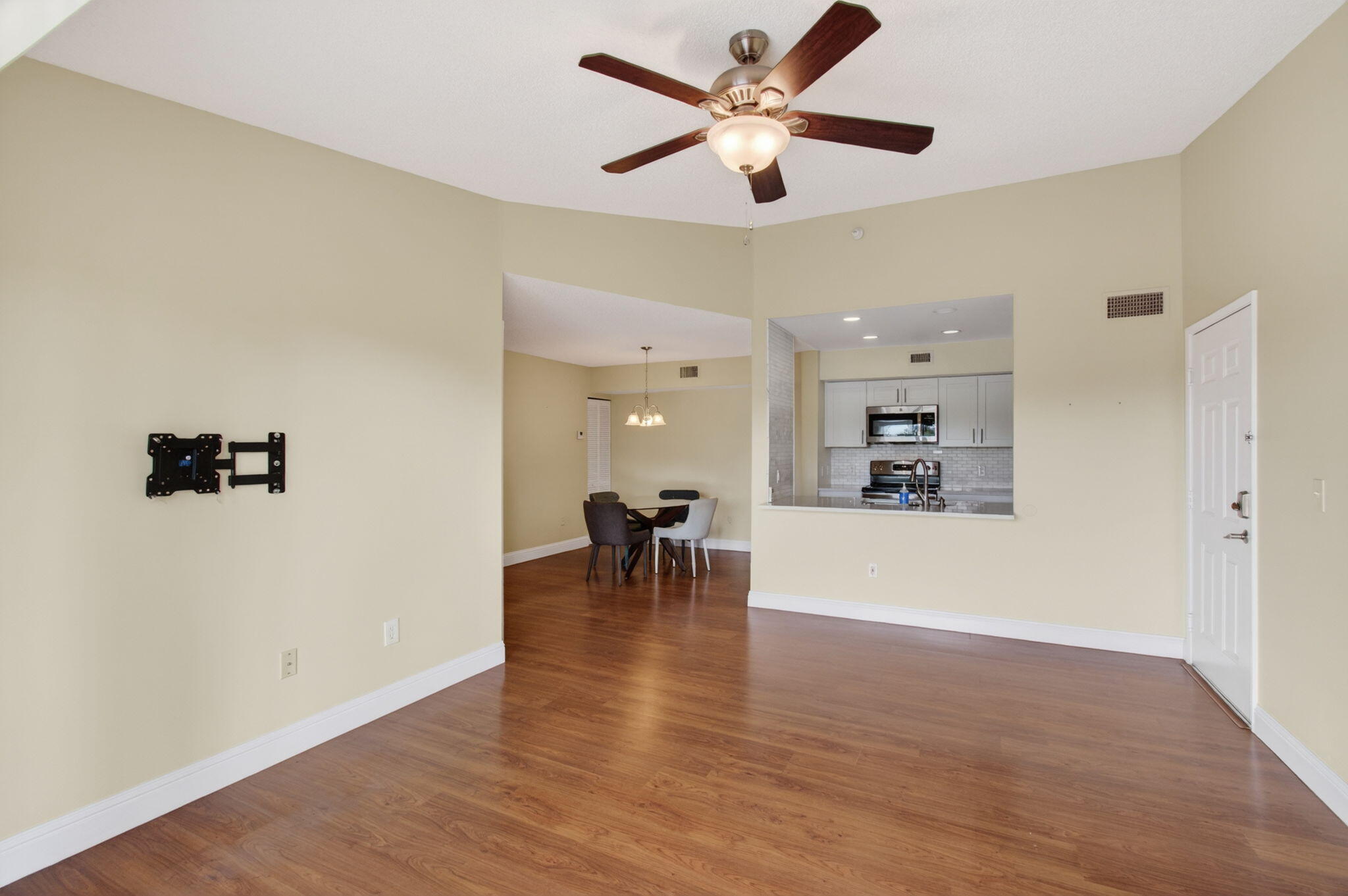 Yacht Club - Residential Lease