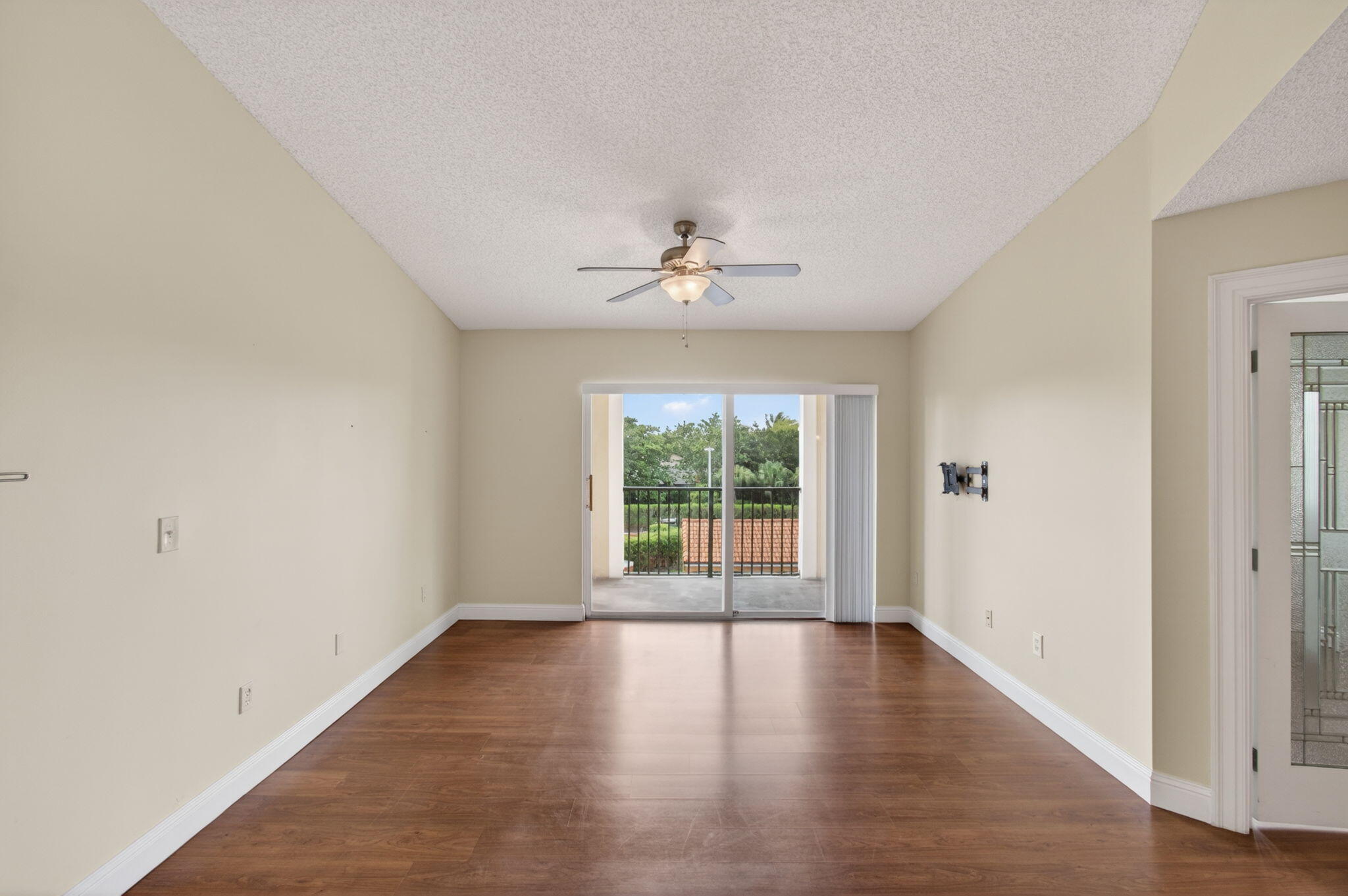 Yacht Club - Residential Lease