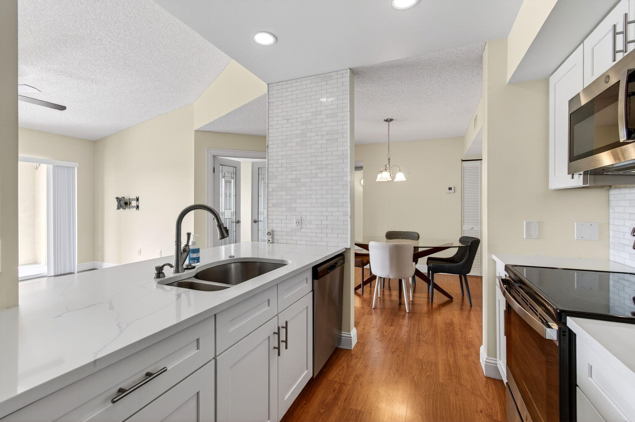 Yacht Club - Residential Lease