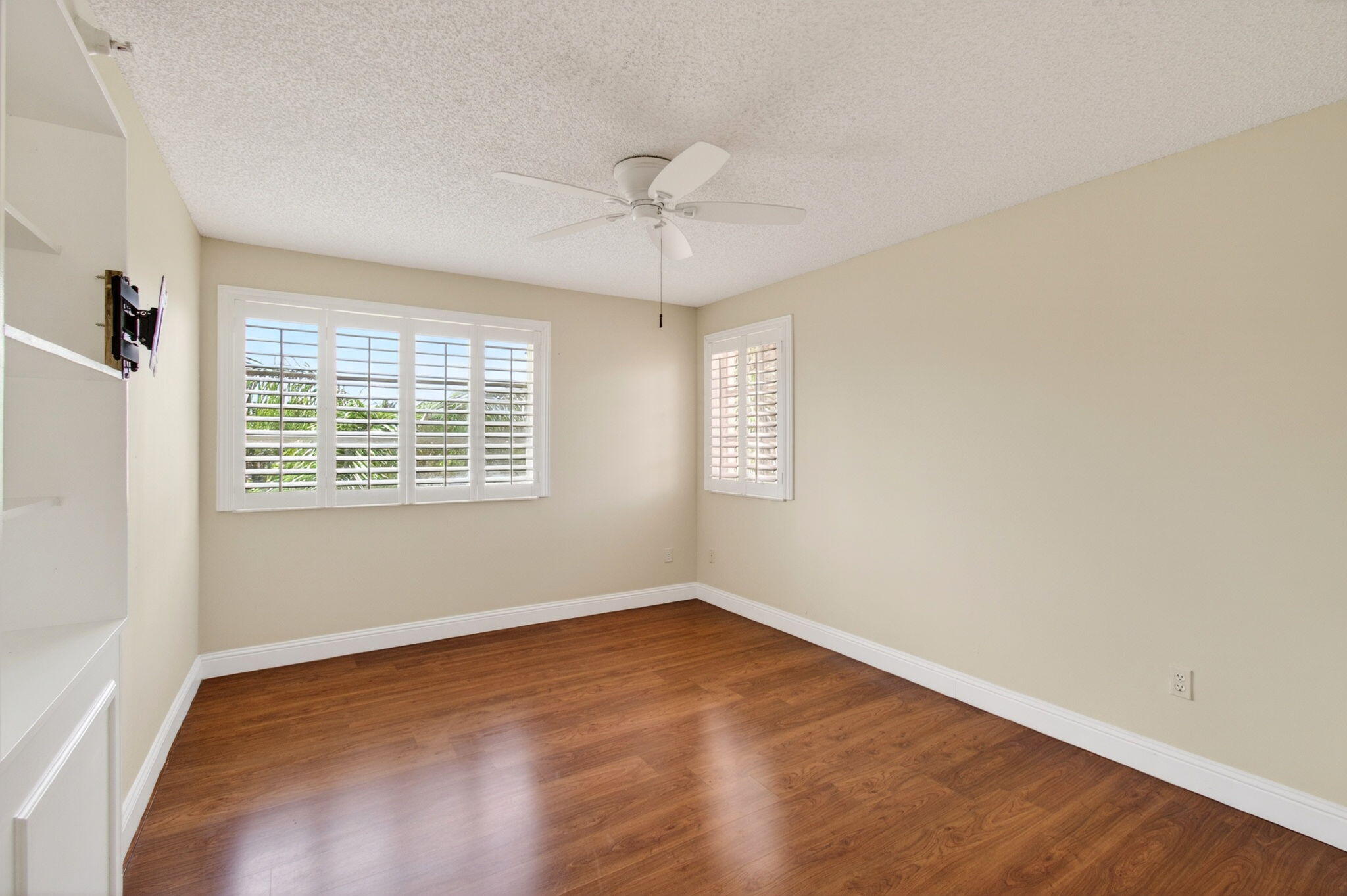 Yacht Club - Residential Lease