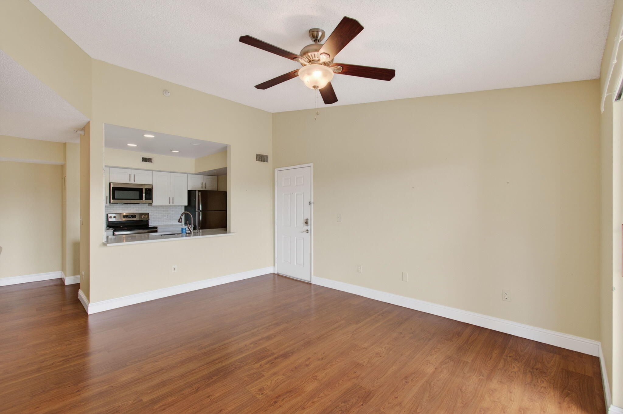 Yacht Club - Residential Lease