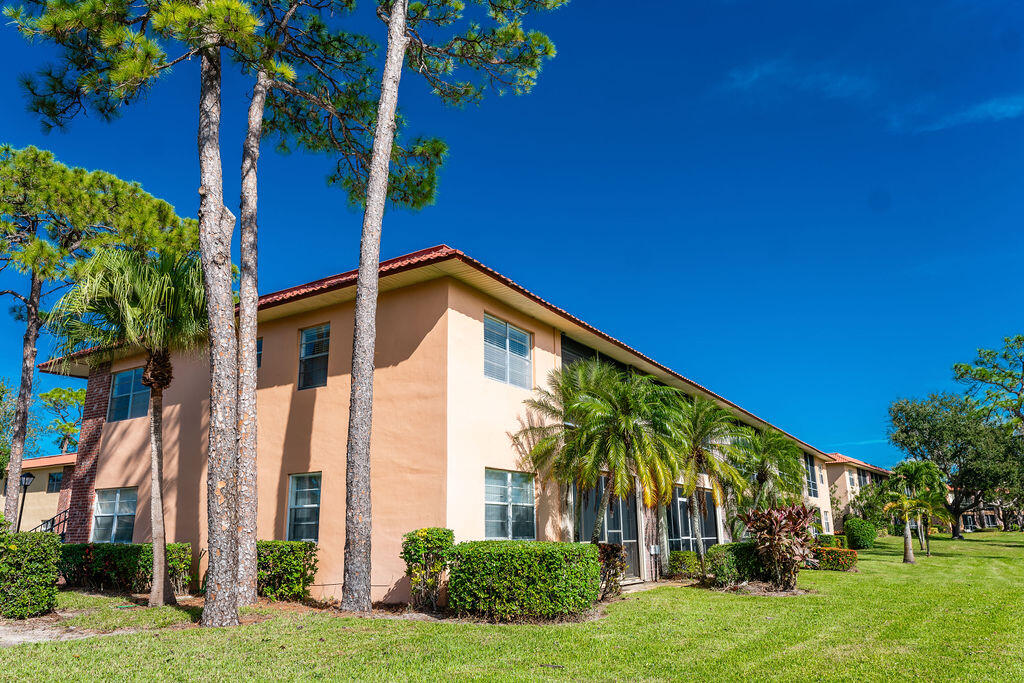 KING MOUNTAIN CONDO (AKA MONTEREY YACHT & COUNTRY - Residential