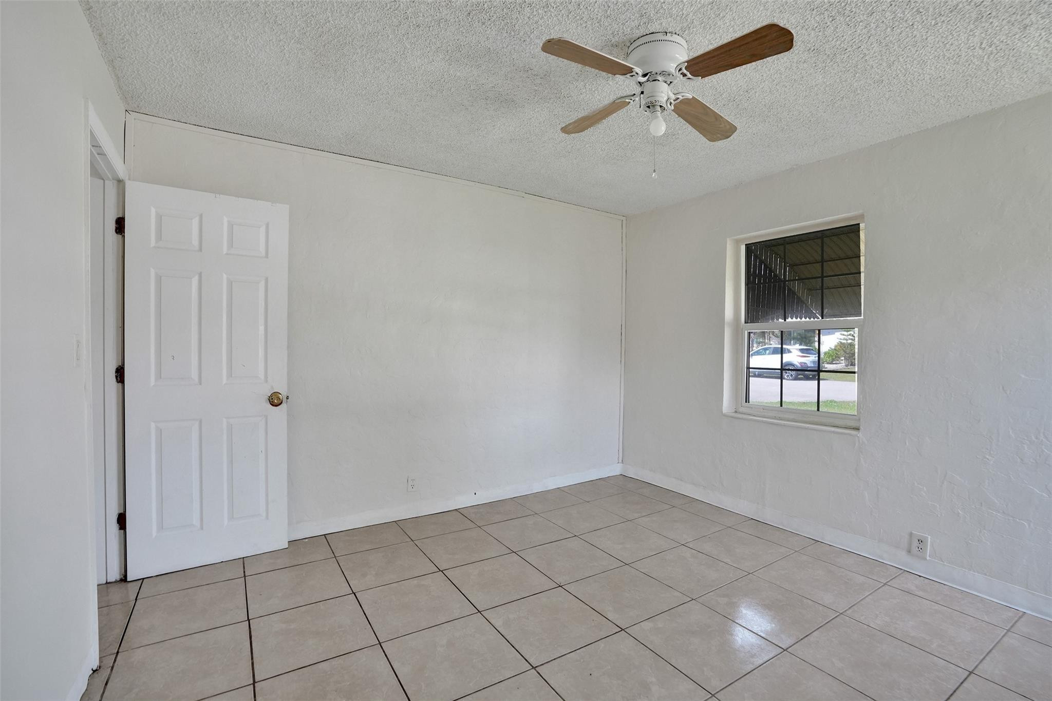 CRESTHAVEN NO 4 - Residential