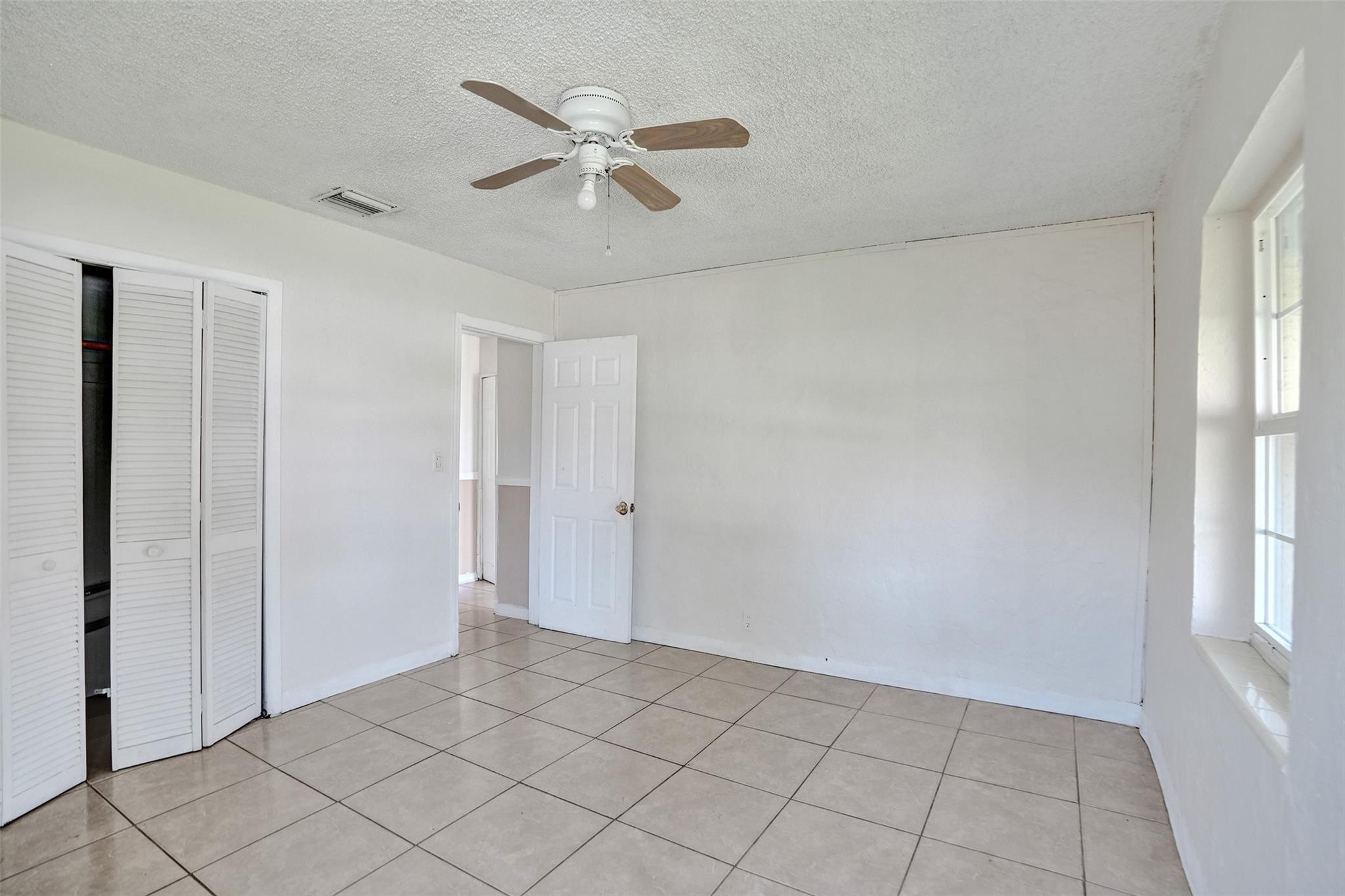 CRESTHAVEN NO 4 - Residential