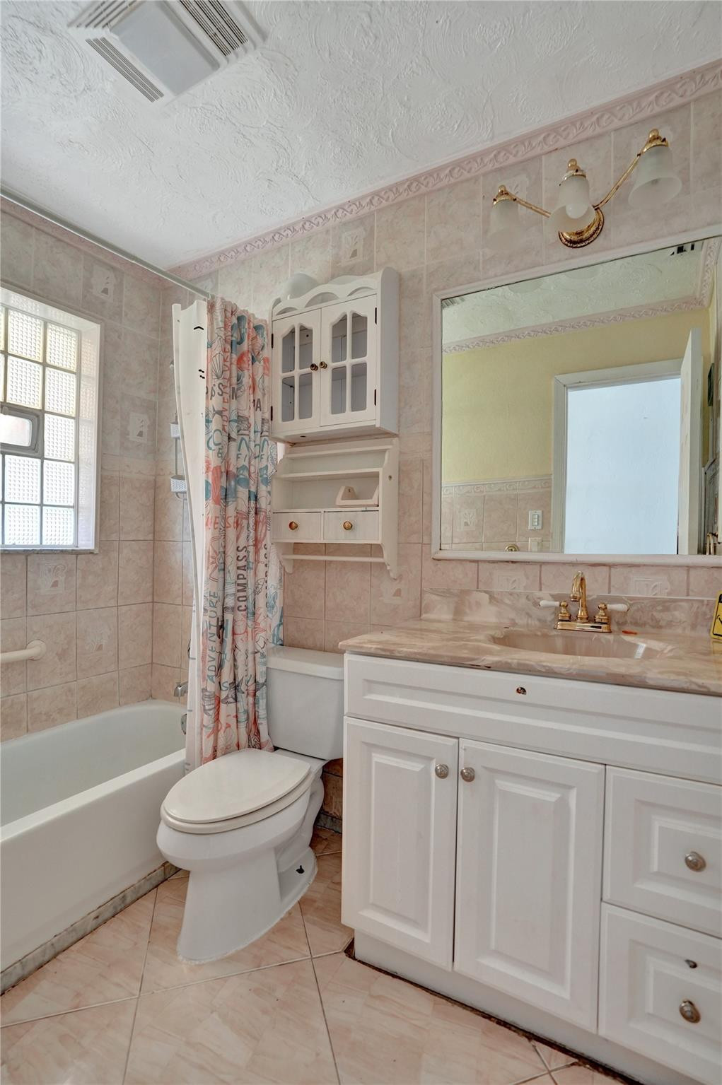 CRESTHAVEN NO 4 - Residential