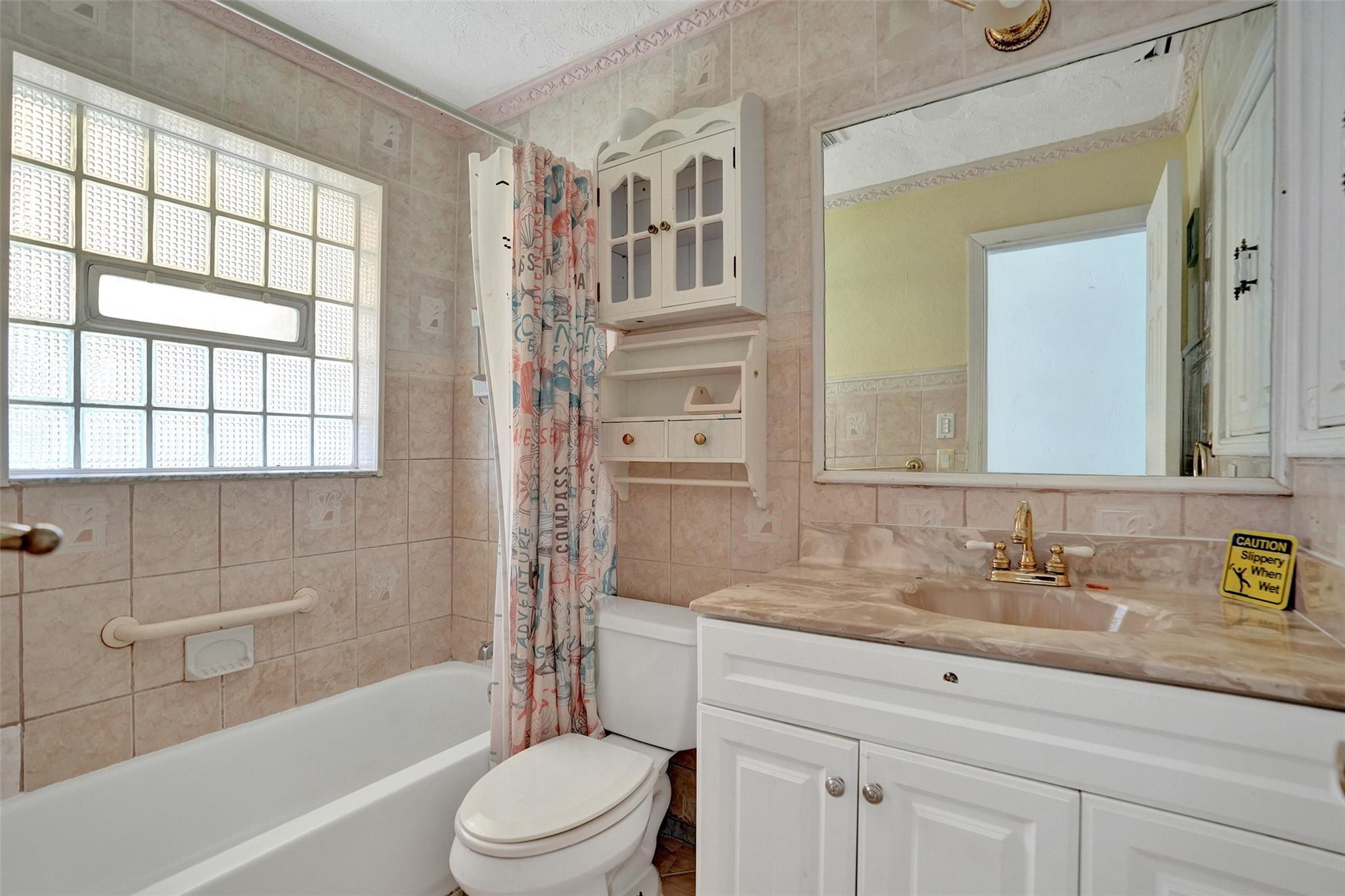 CRESTHAVEN NO 4 - Residential