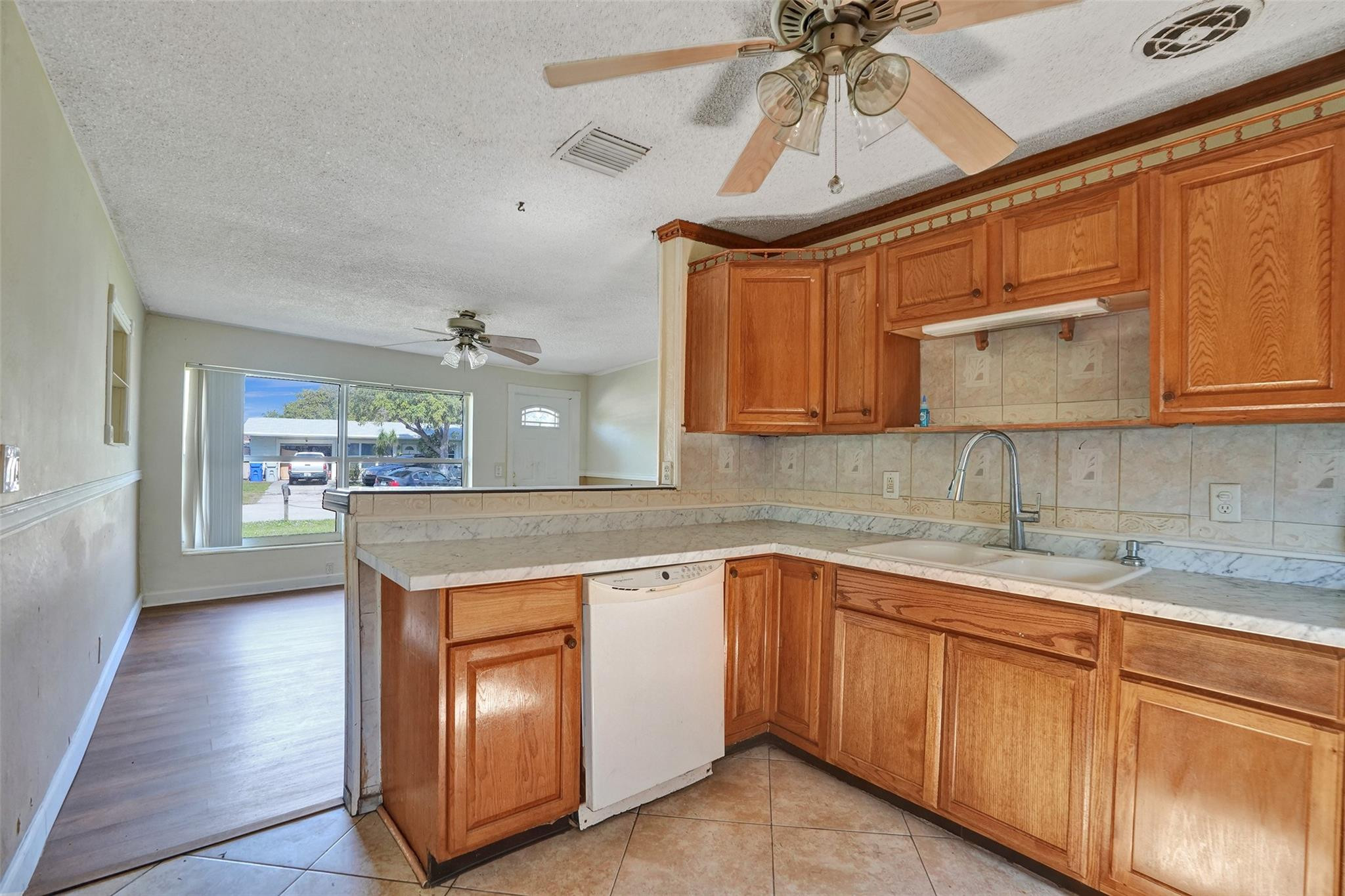 CRESTHAVEN NO 4 - Residential