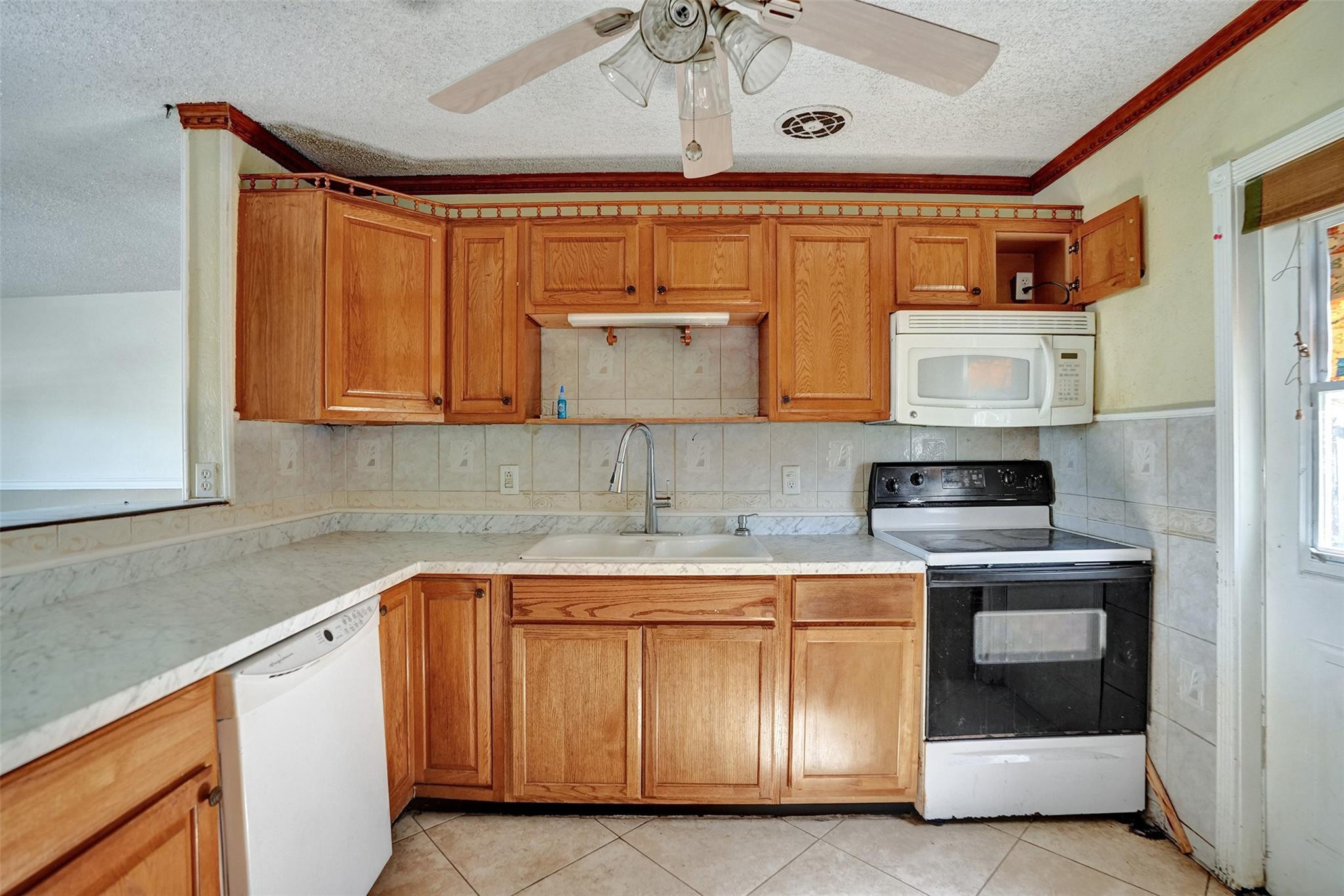 CRESTHAVEN NO 4 - Residential