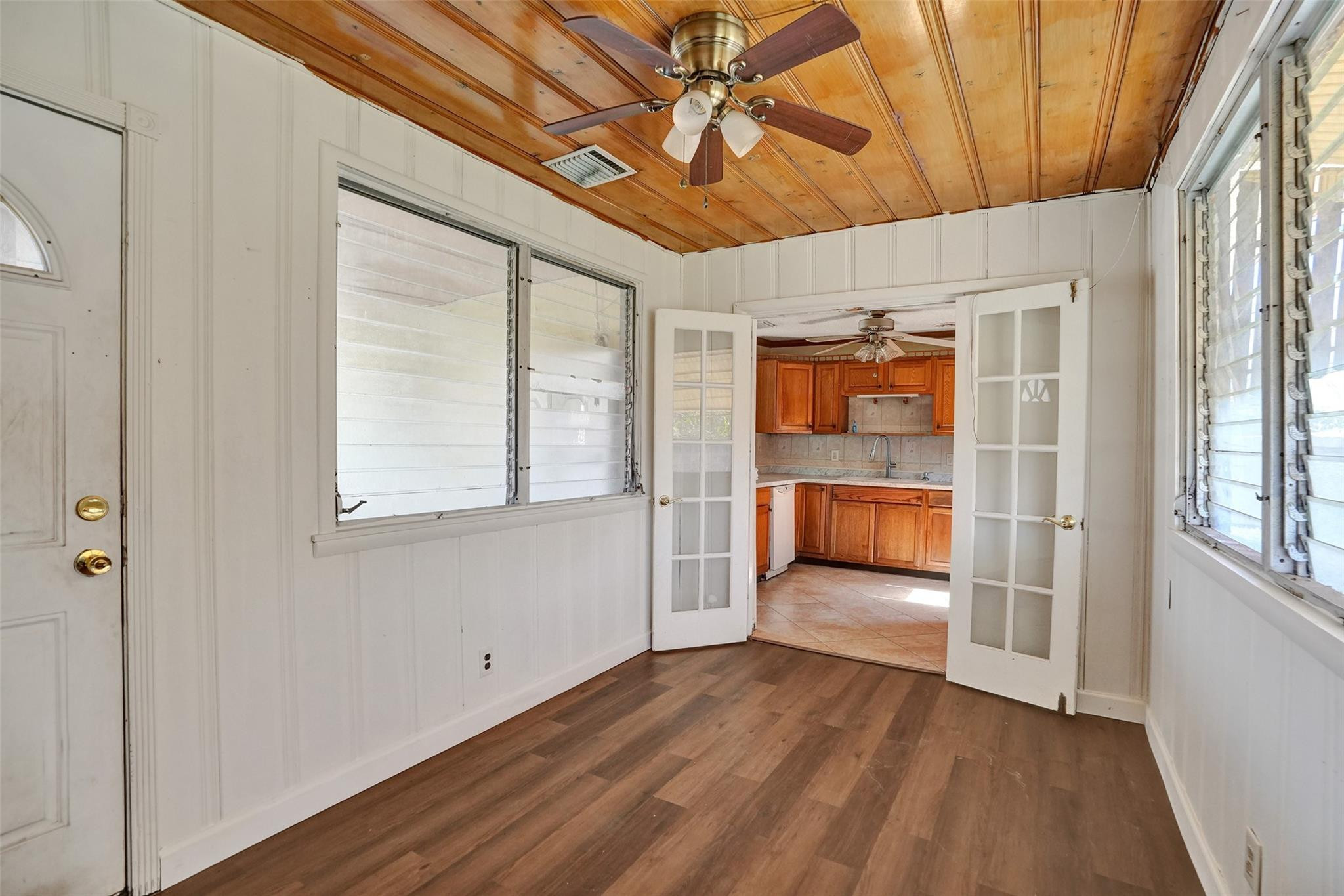 CRESTHAVEN NO 4 - Residential