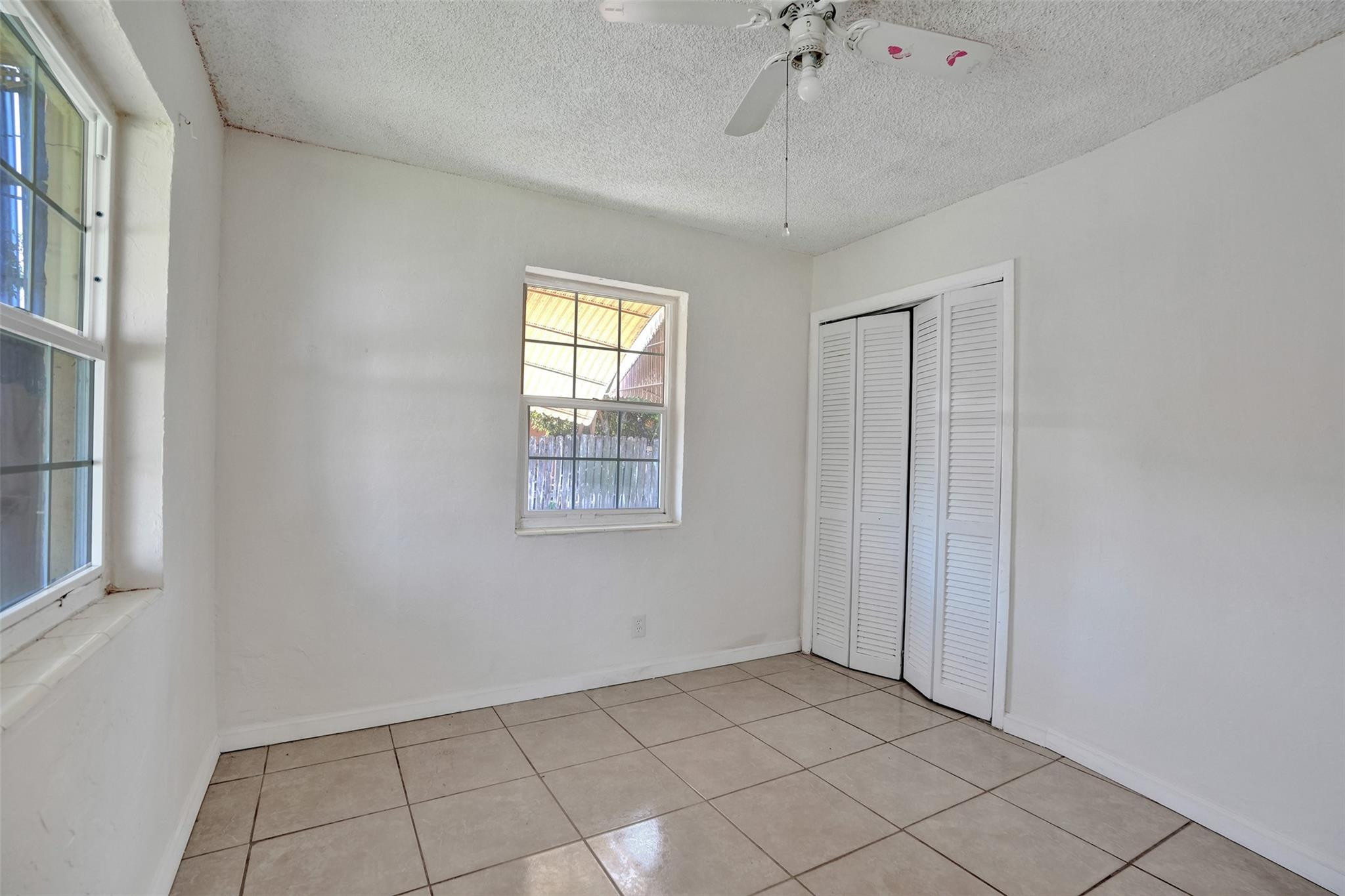 CRESTHAVEN NO 4 - Residential