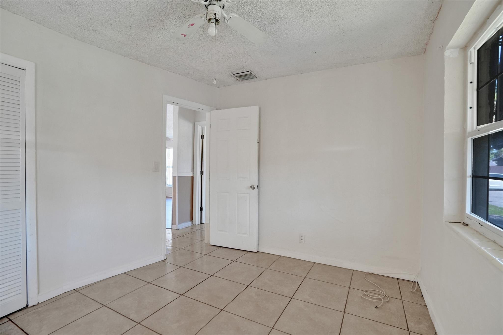 CRESTHAVEN NO 4 - Residential