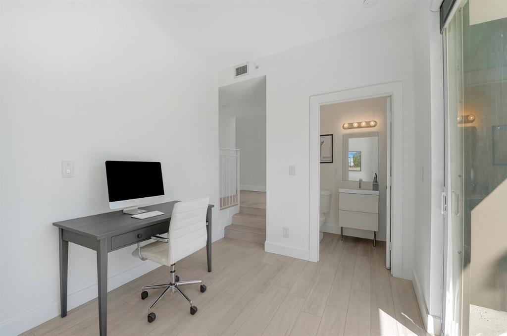 Everglades Land Sales Co - Residential Lease