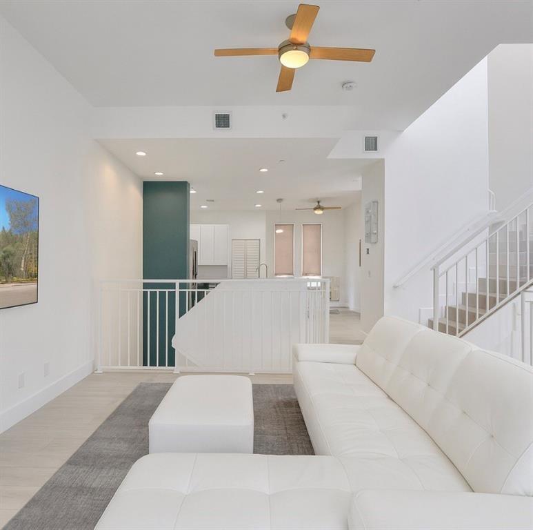 Everglades Land Sales Co - Residential Lease