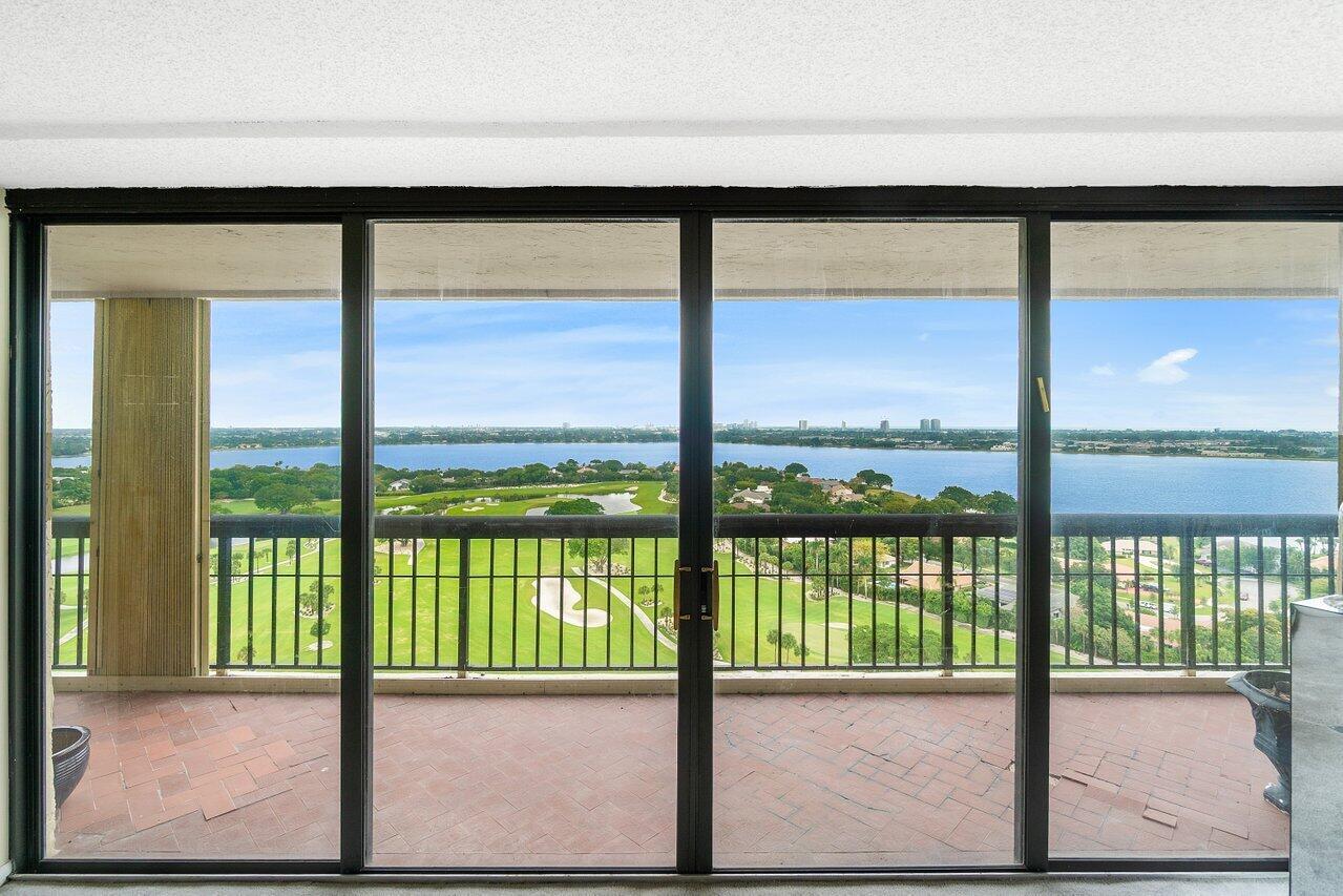 LANDS OF THE PRESIDENT/CO - Residential
