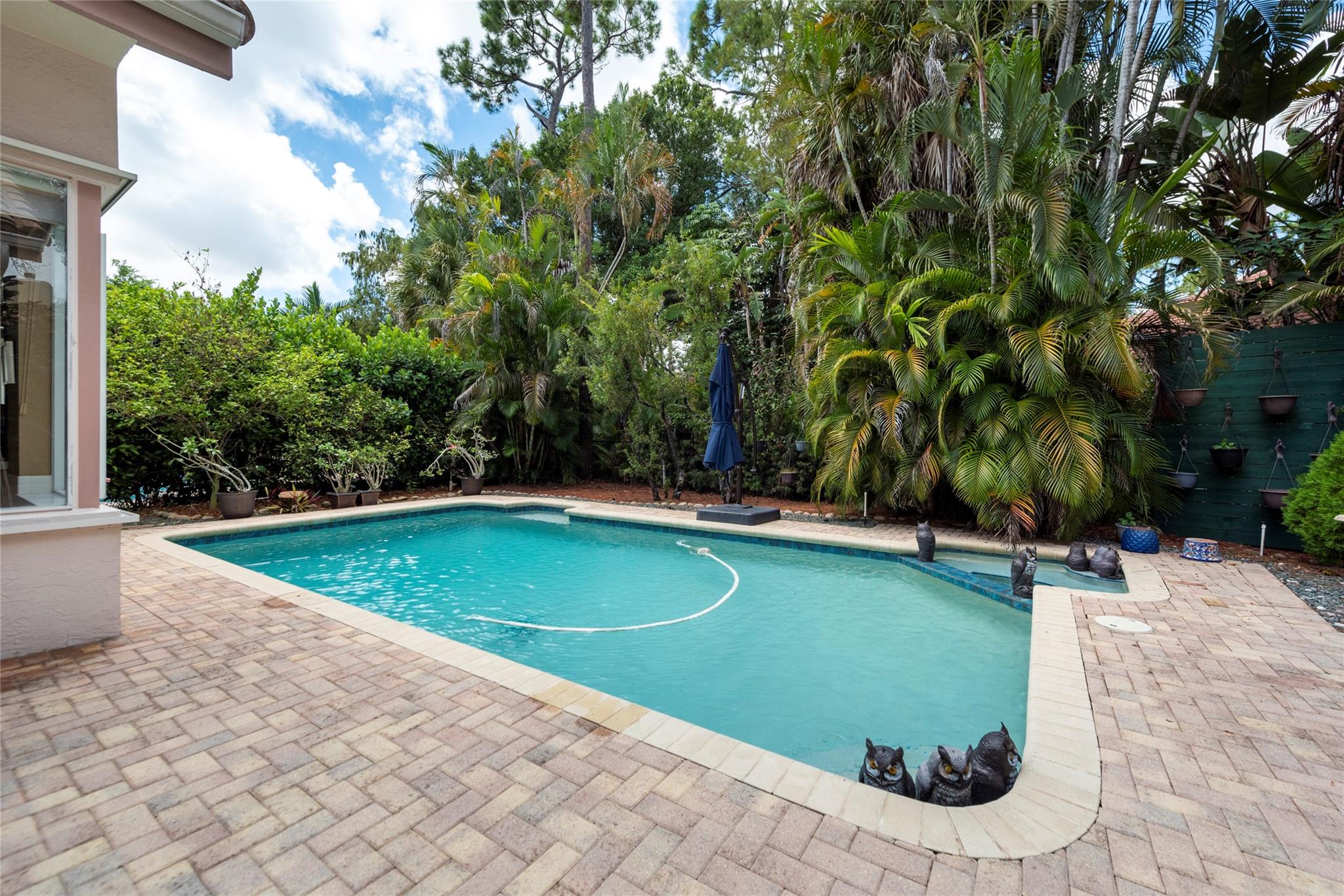 Woodside Vill Sec One 92- - Residential Lease