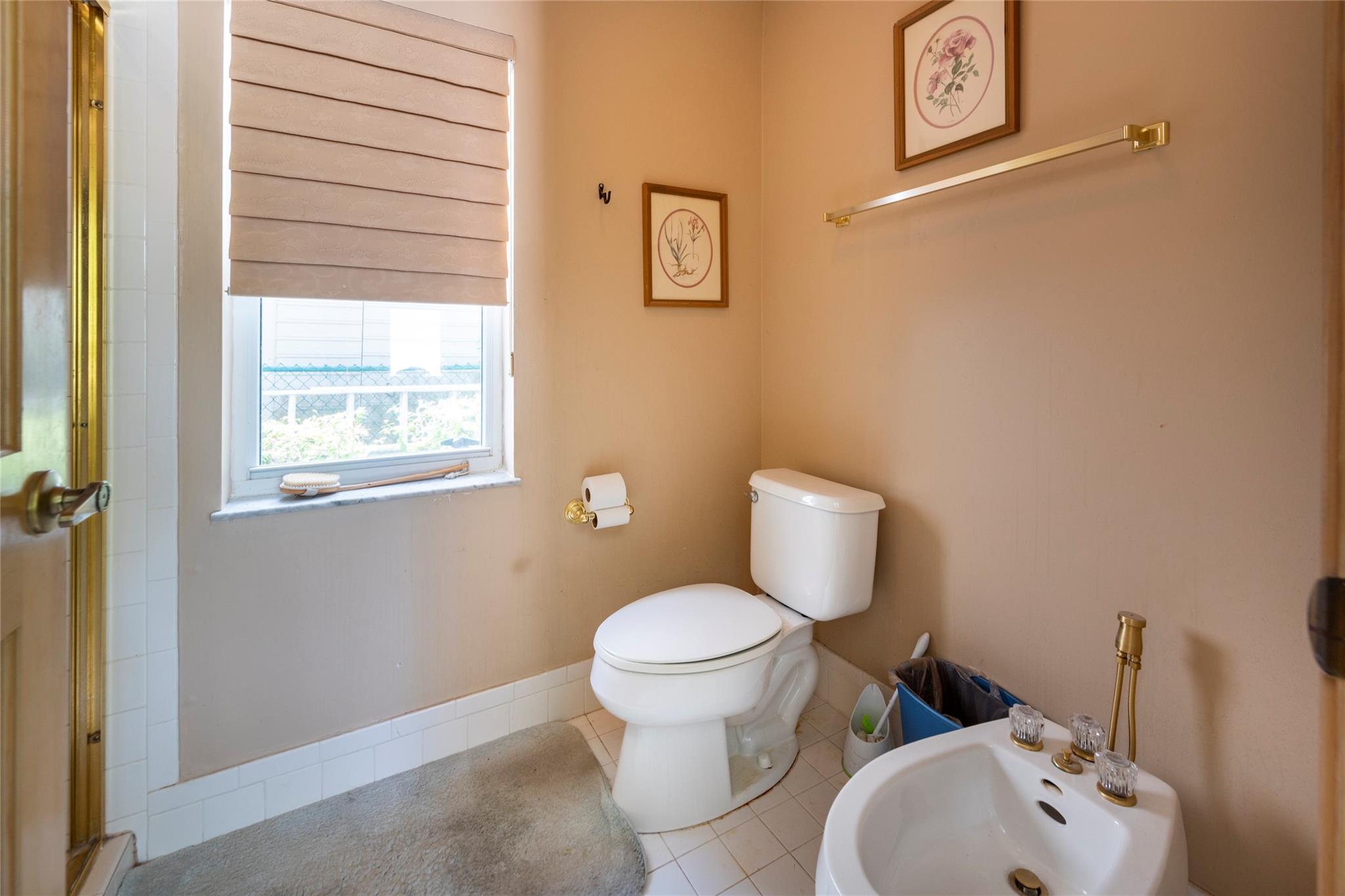 Woodside Vill Sec One 92- - Residential Lease