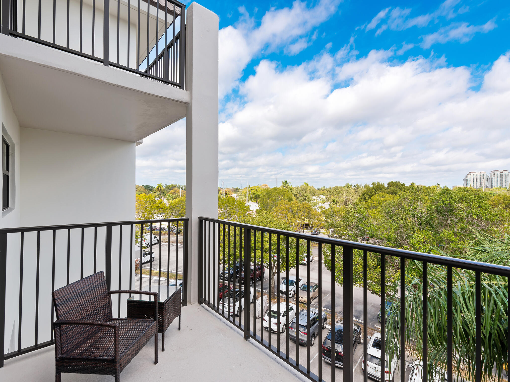 RIVER REACH CONDOMINIUM I - Residential Lease