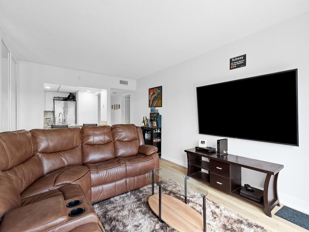 Photo of 900 River Reach Drive #406, Fort Lauderdale, FL 33315 (MLS # B26023568)